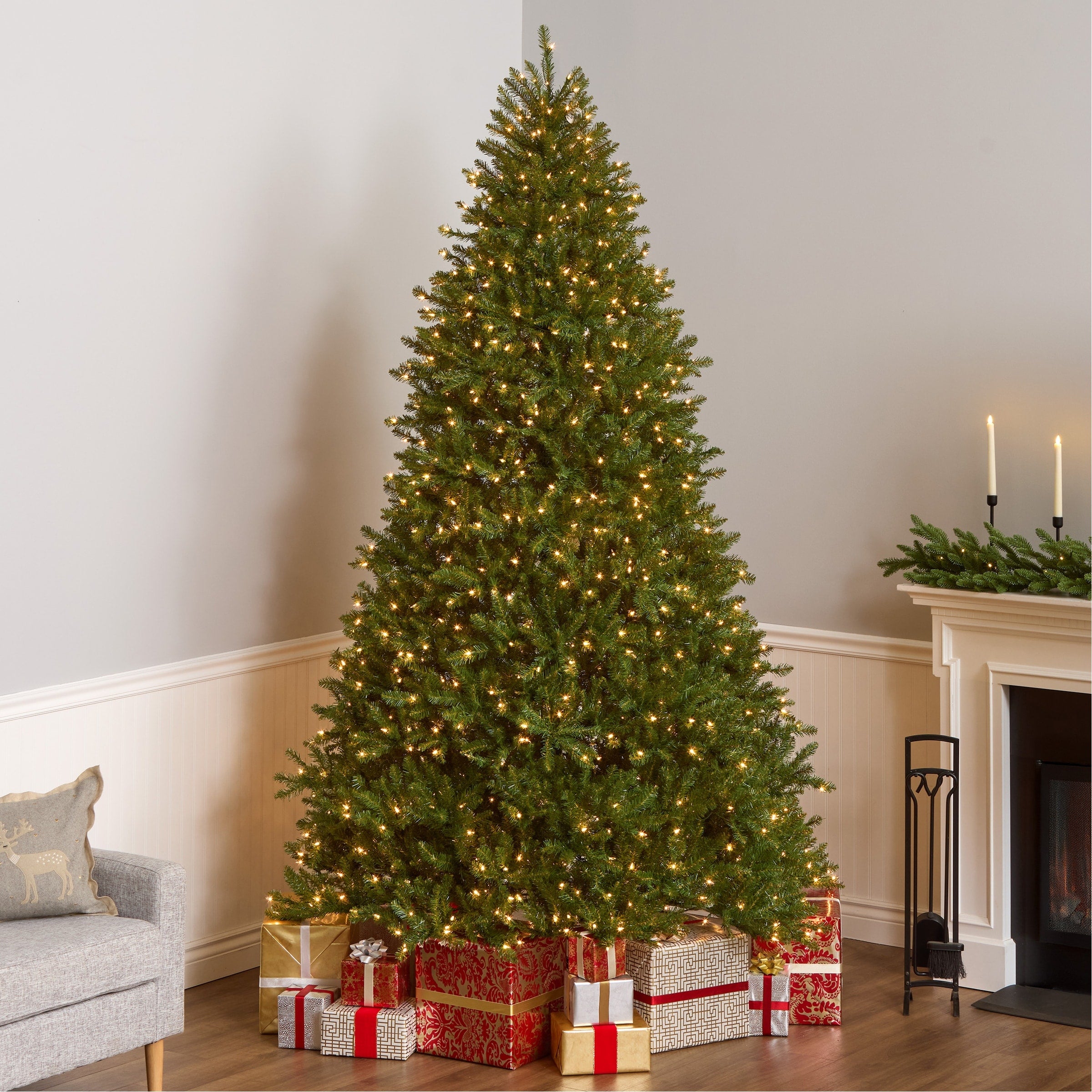 9 Ft. Dunhill Fir Tree With Clear Lights