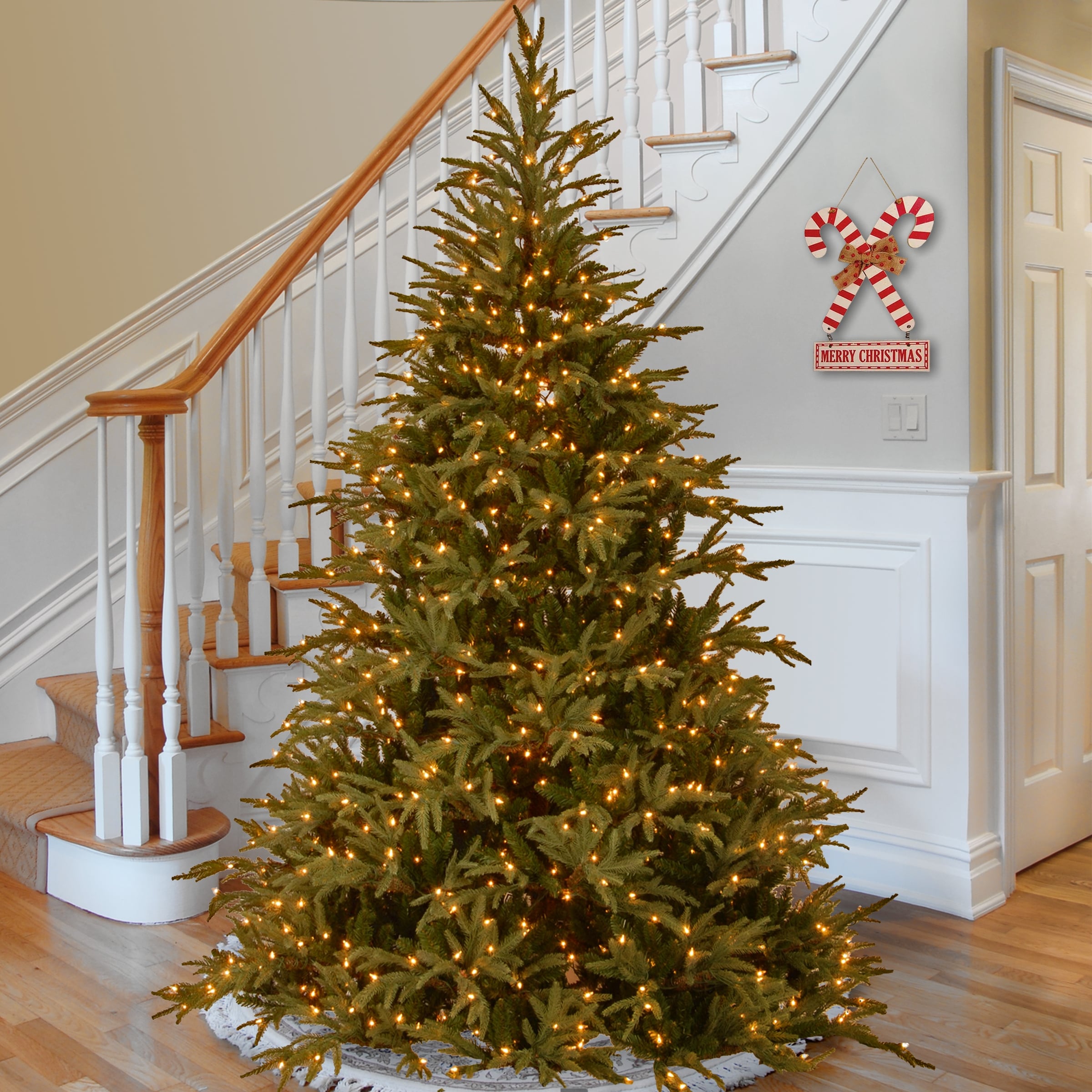 9 Foot Feel Real Frasier Grande Hinged Tree With 1500 Dual Led Lights