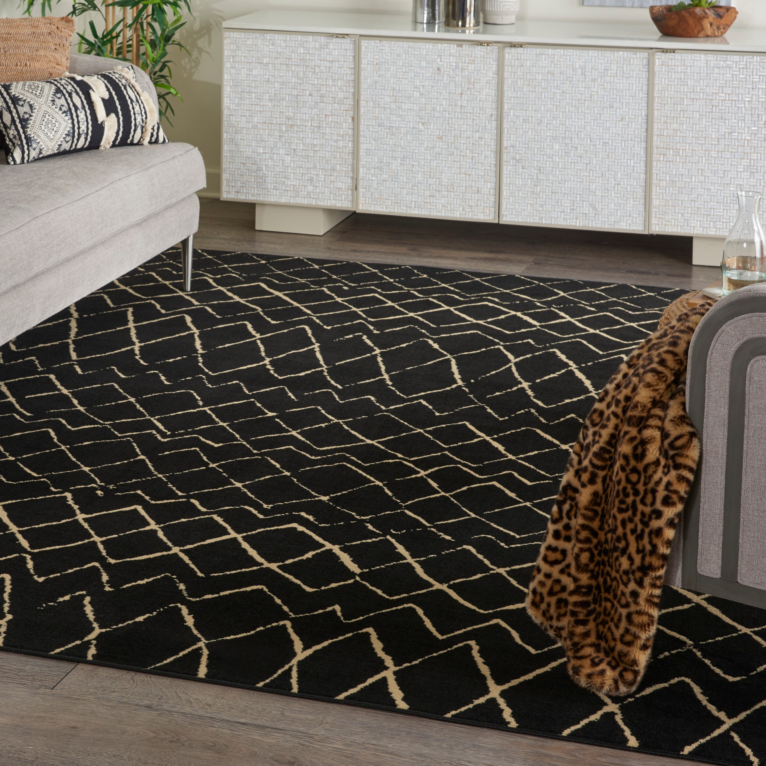 Nourison Grafix Black Moroccan Area Rug 710 X 910