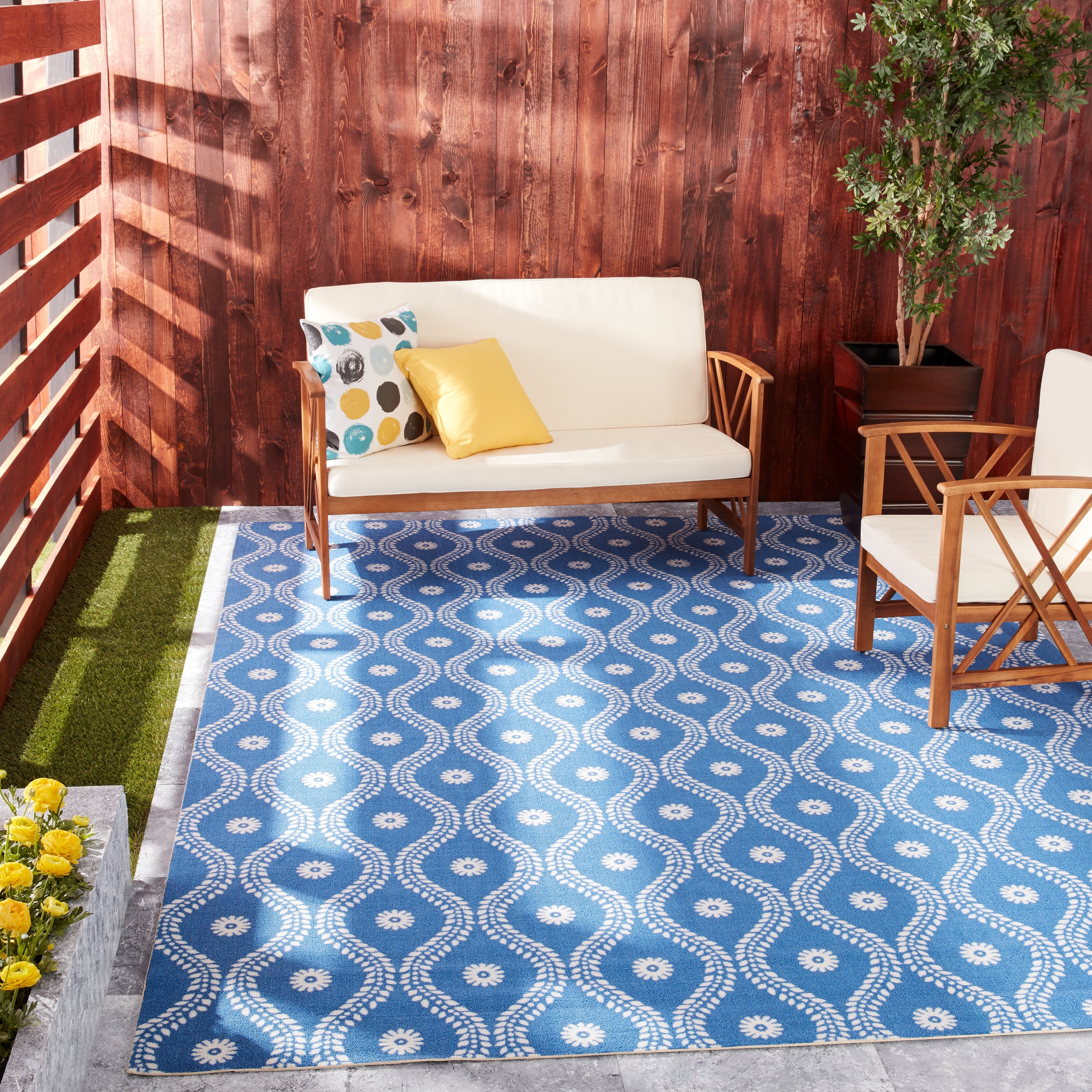 Nourison Home And Garden Indoor Outdoor Navy Rug 79 X 1010