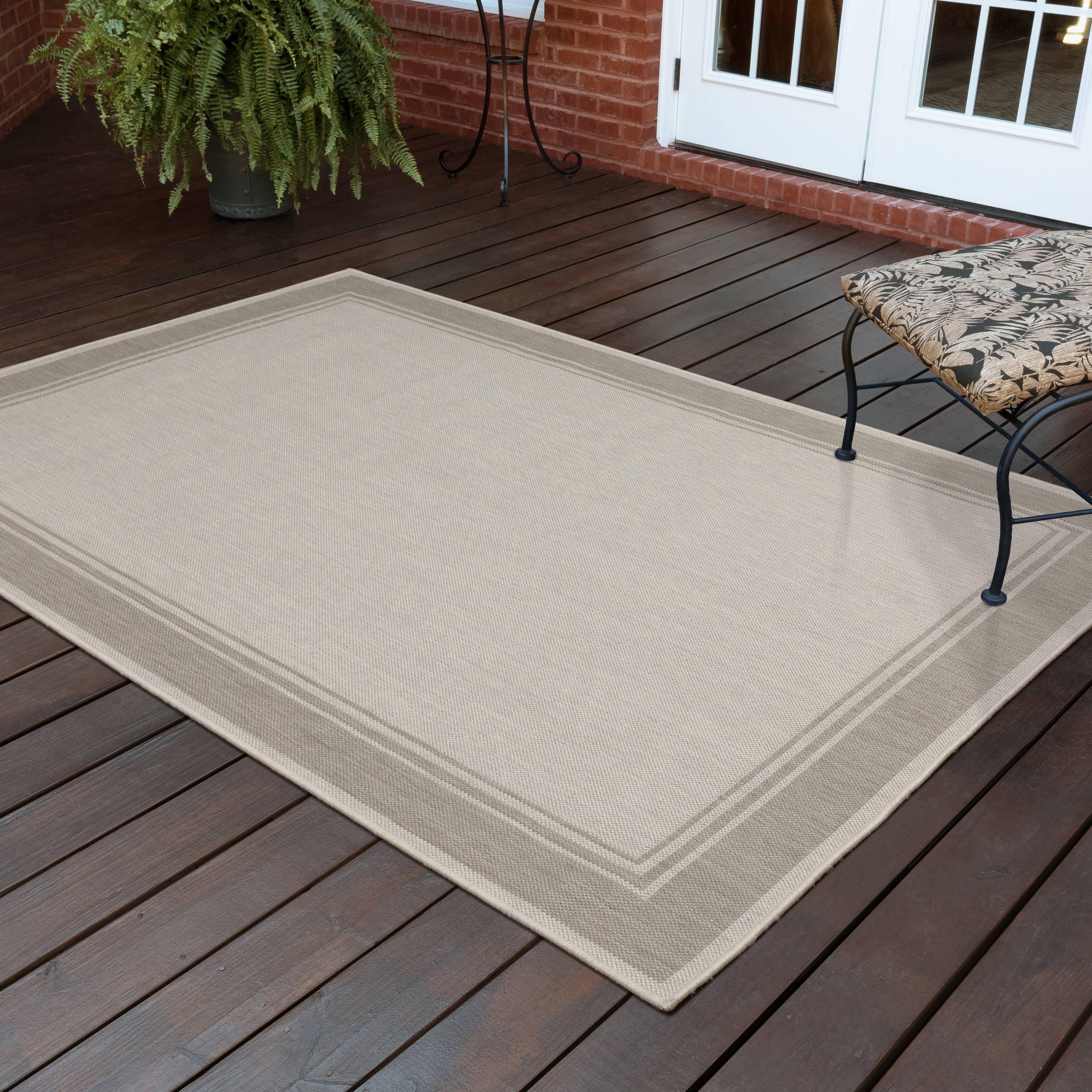 Palmetto Simple Border Indoor Outdoor Area Rug