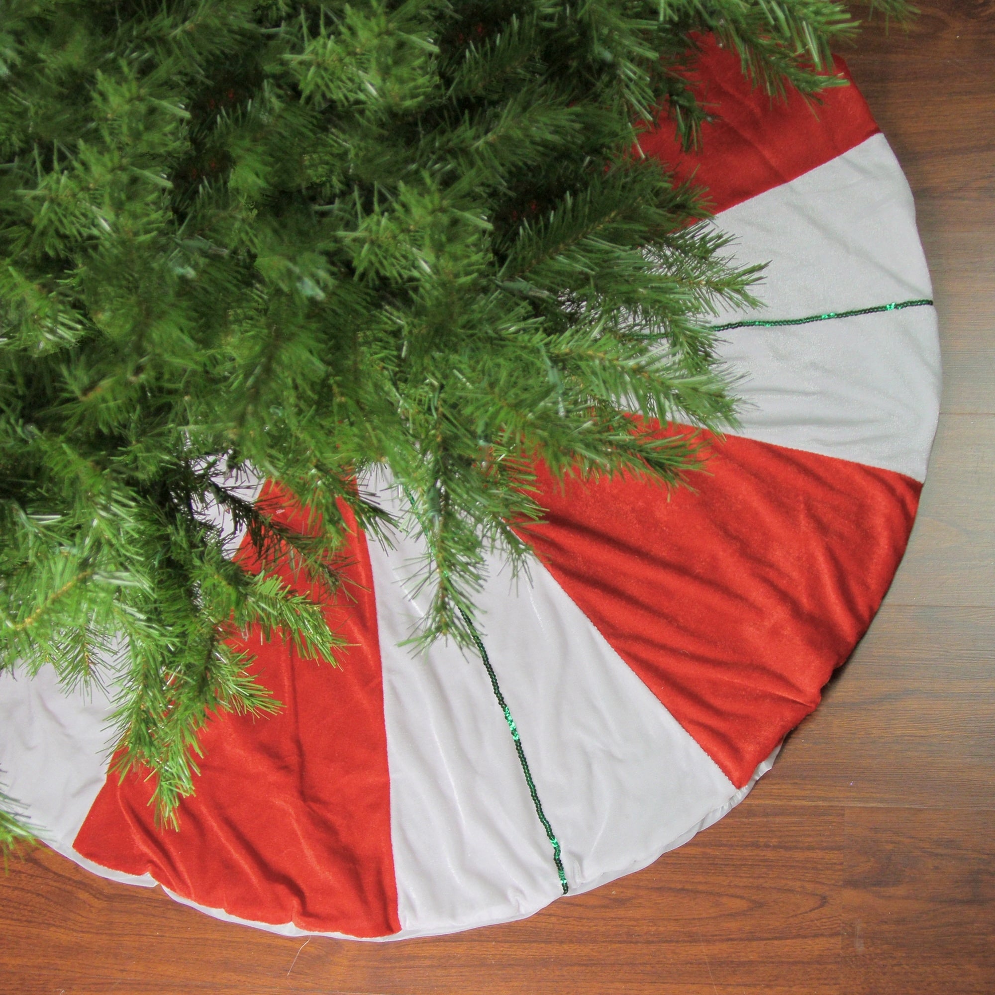 48 Red And White Peppermint Twist Stripes Christmas Tree Skirt