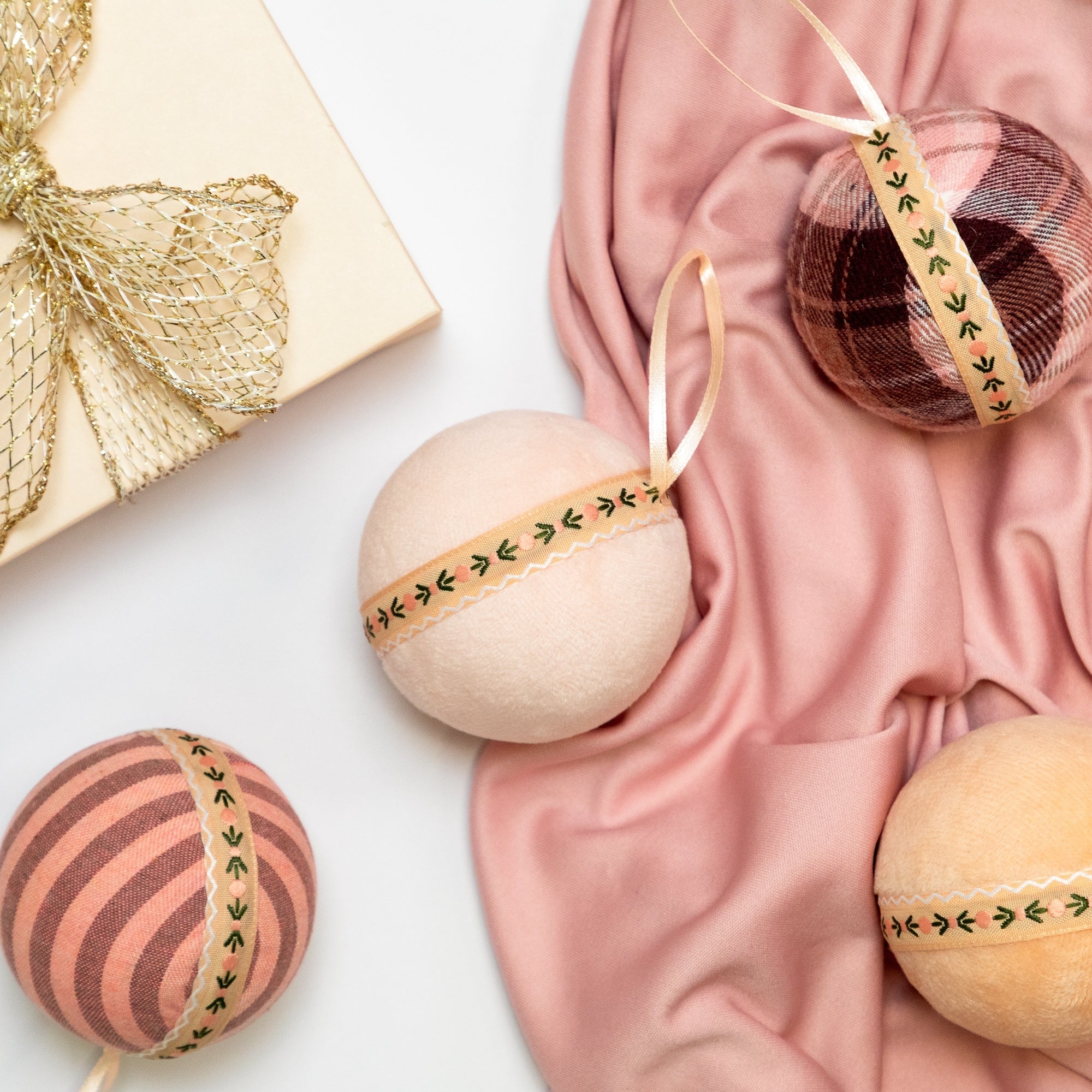 Plaid And Striped Christmas Ball Ornaments 2.75 Set Of 4. 2.75 .