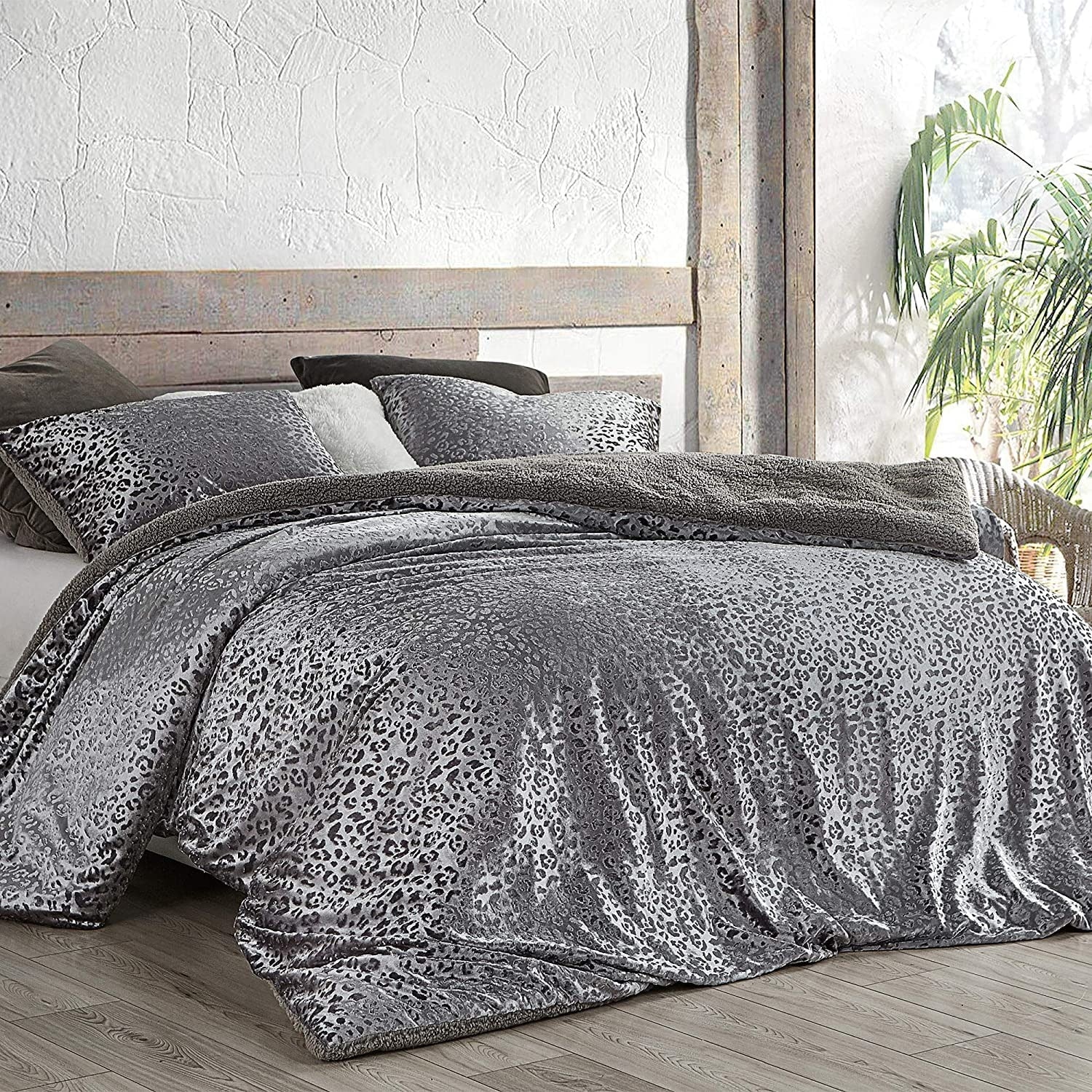 Primal Leopard Coma Inducer Oversized Comforter Silver Black