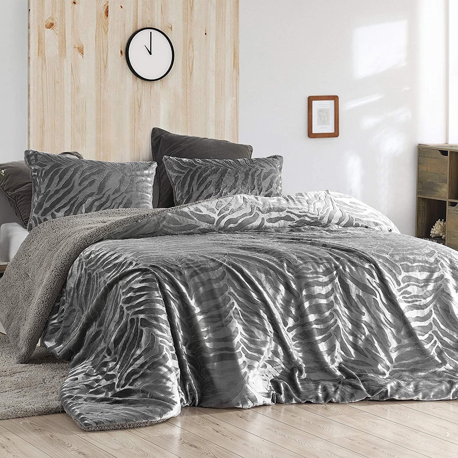 Primal Zebra Coma Inducer Oversized Comforter Silver Black