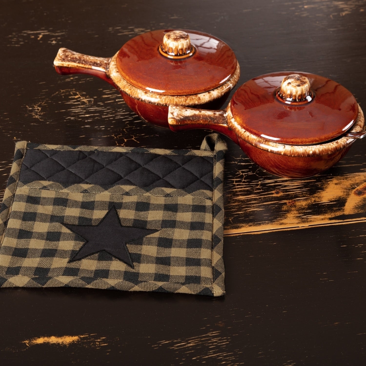 Cody Black Cotton Classic Star Appliqued Pocket Primitive Tabletop Kitchen Pot Holder With Fabric Loop 8 X 8
