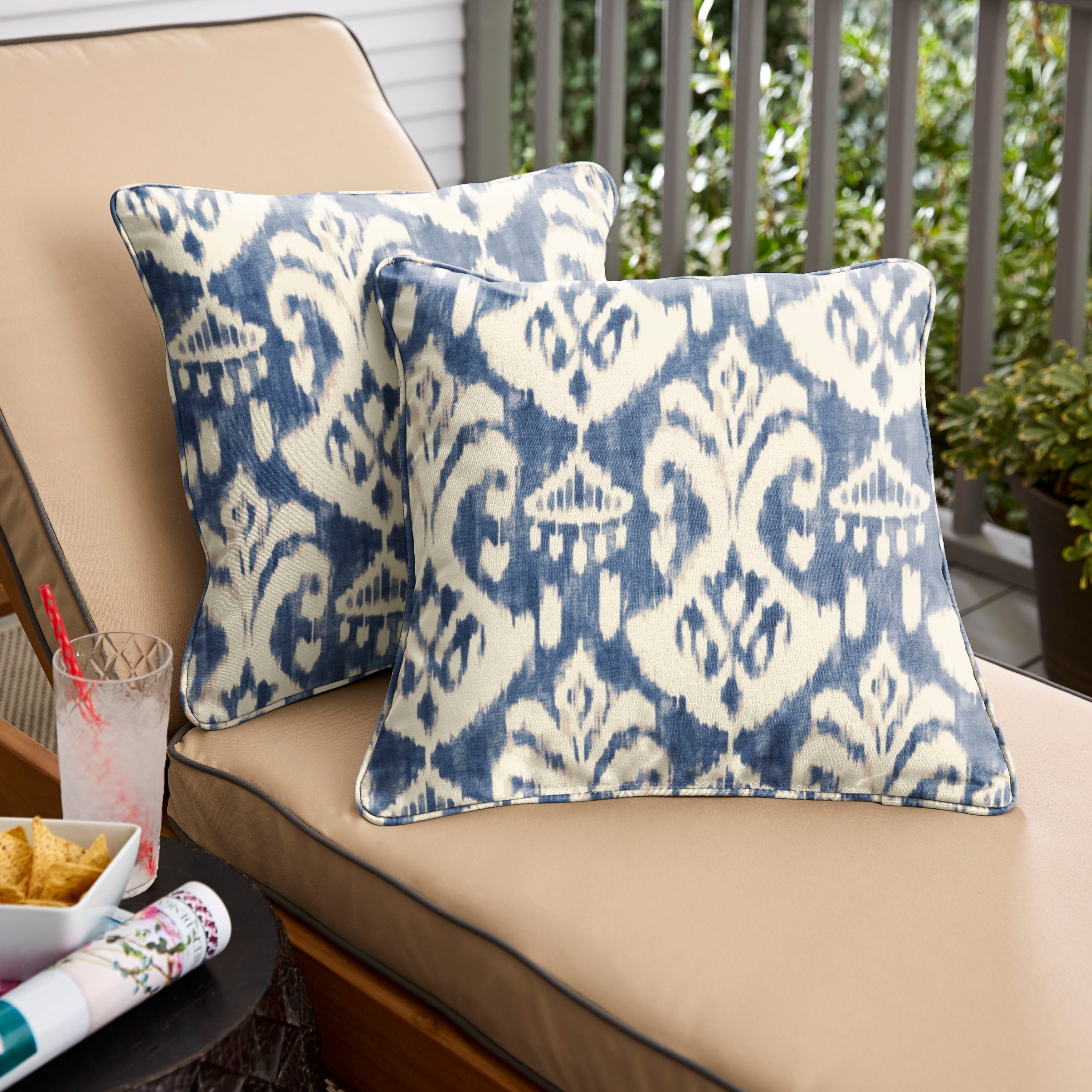 Rainford Ii Indigo Cream Indoor Outdoor Square Corded Pillow Set