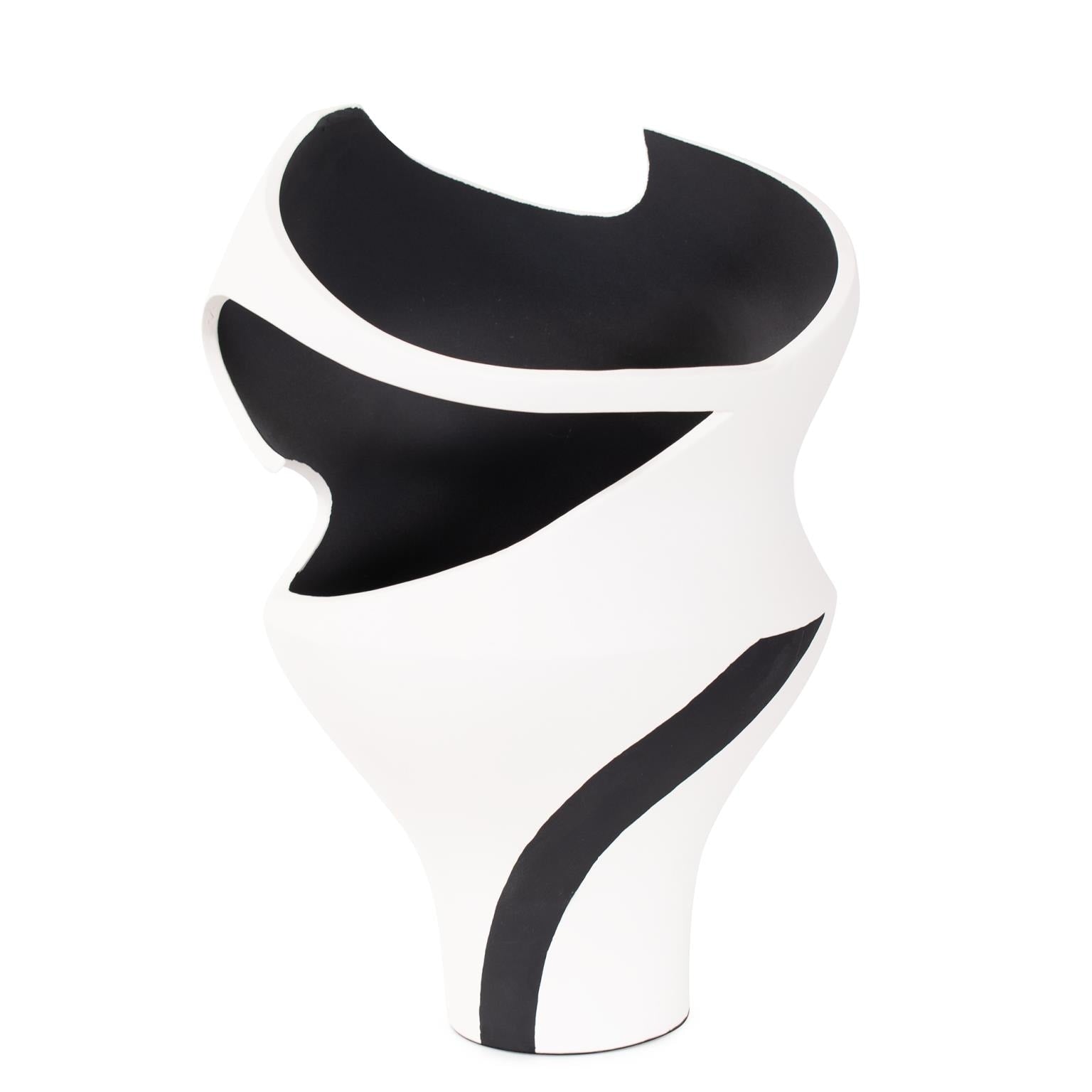 Rapsie Black And White Vase Short