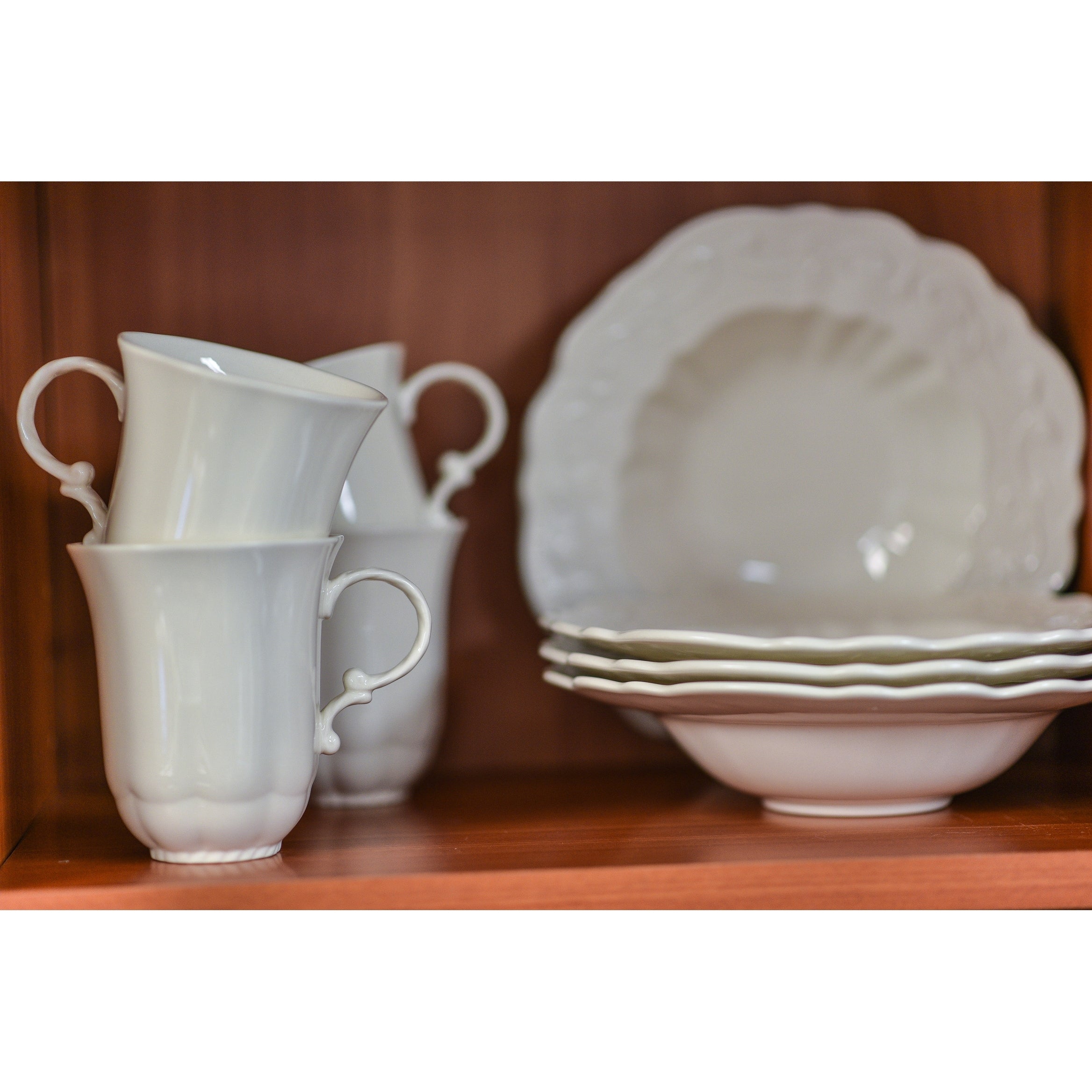 Red Vanilla Country Estate Set Of 4 Mugs