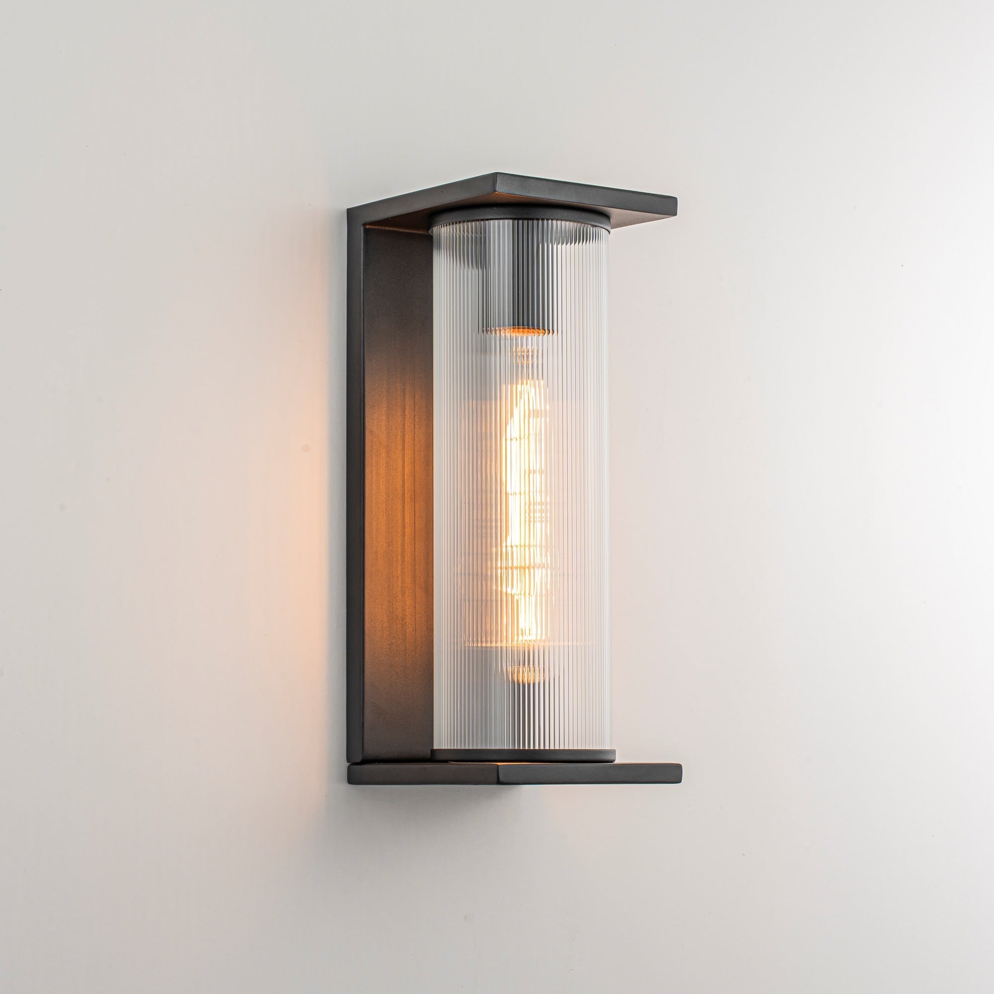Rennnsan 1 Light Modern Black Outdoor Wall Lantern With Clear Ribbed Glass And Matte Black Finish