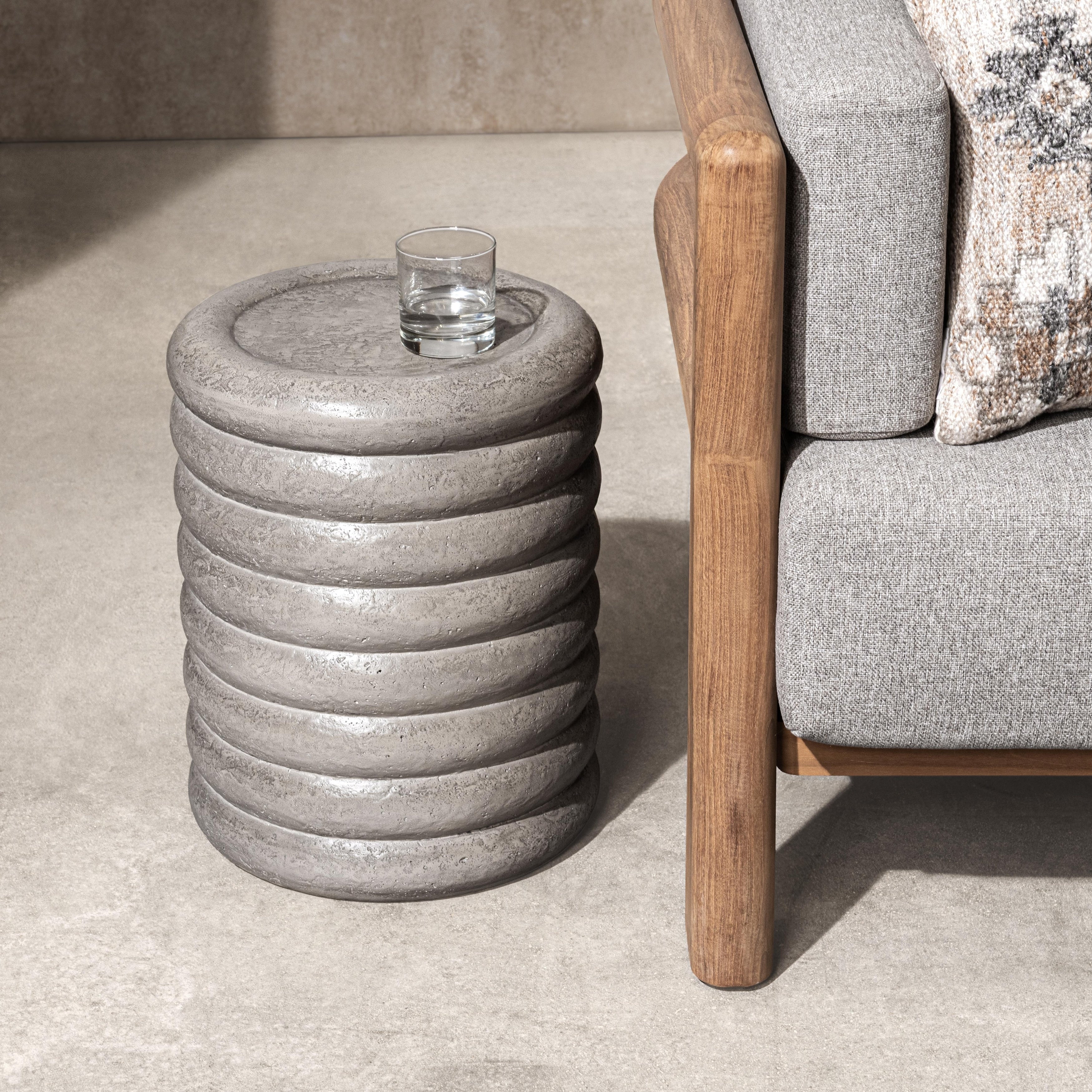 Reva Outdoor End Table 14.1Wx14.1Dx18.1H