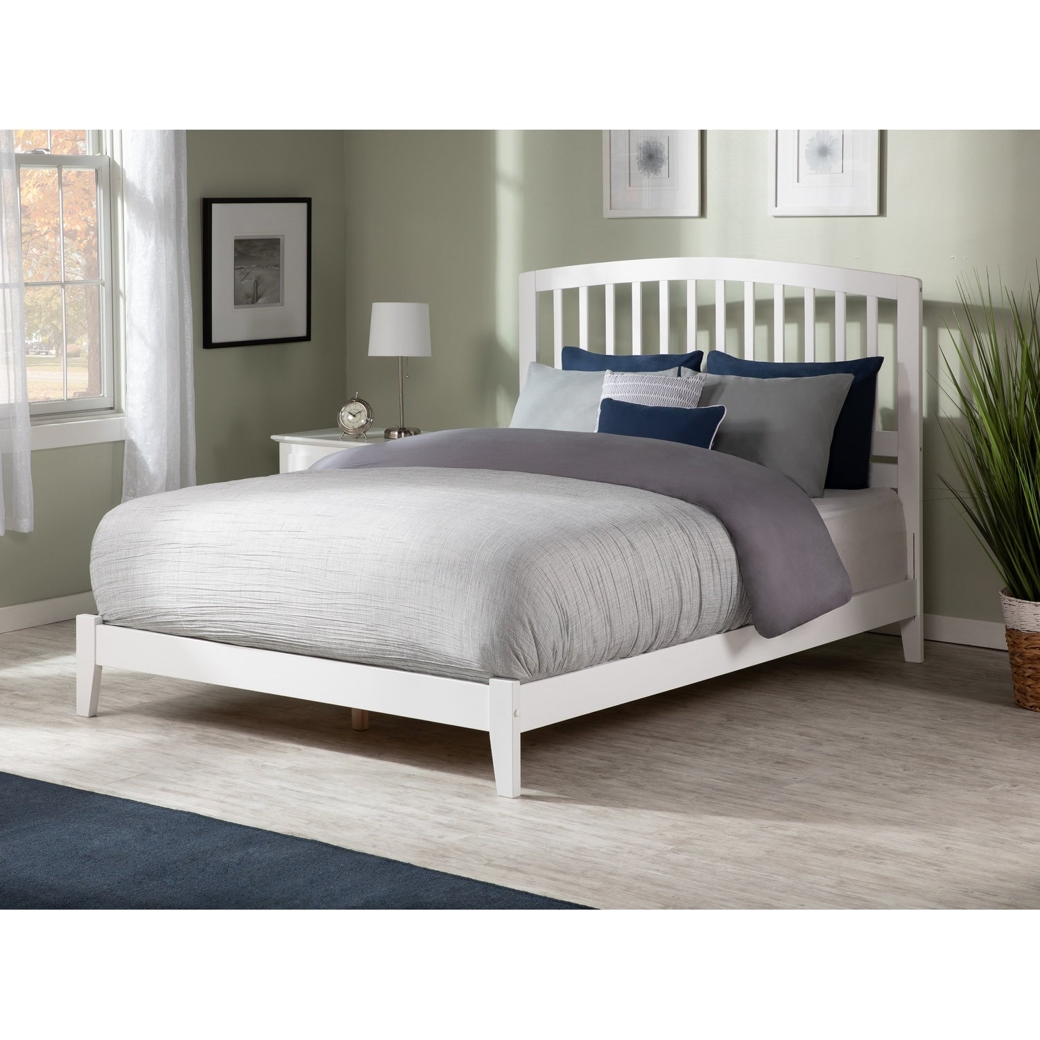Richmond Full Traditional Bed In White