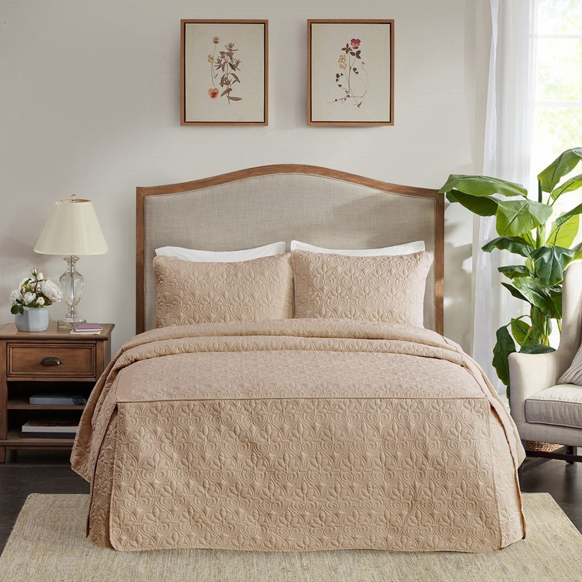 Roomfitters Queen 3 Piece Quilted Bedspread Set Classic Floral Embossed Pattern Lightweight Bedding Ensemble Khaki