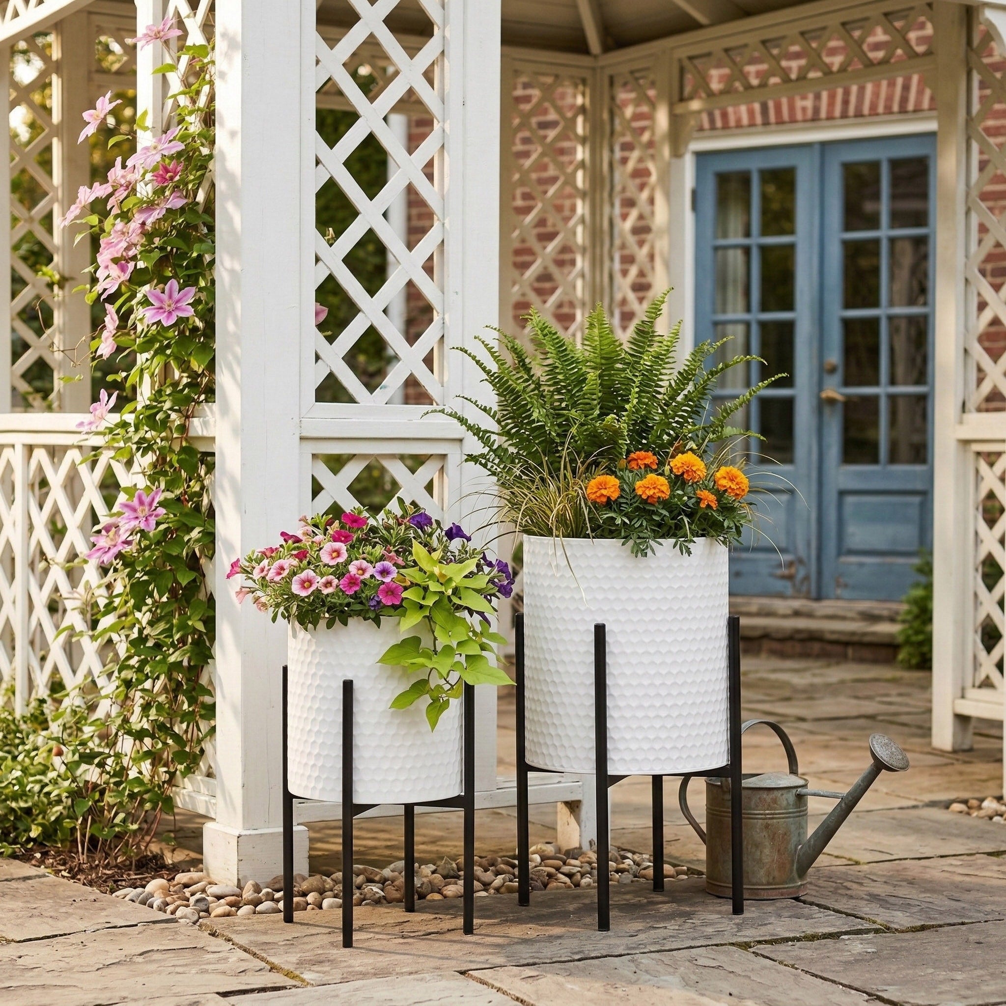 Round Metal Planters On Stands For Outdoor And Indoor Plants 23.0
