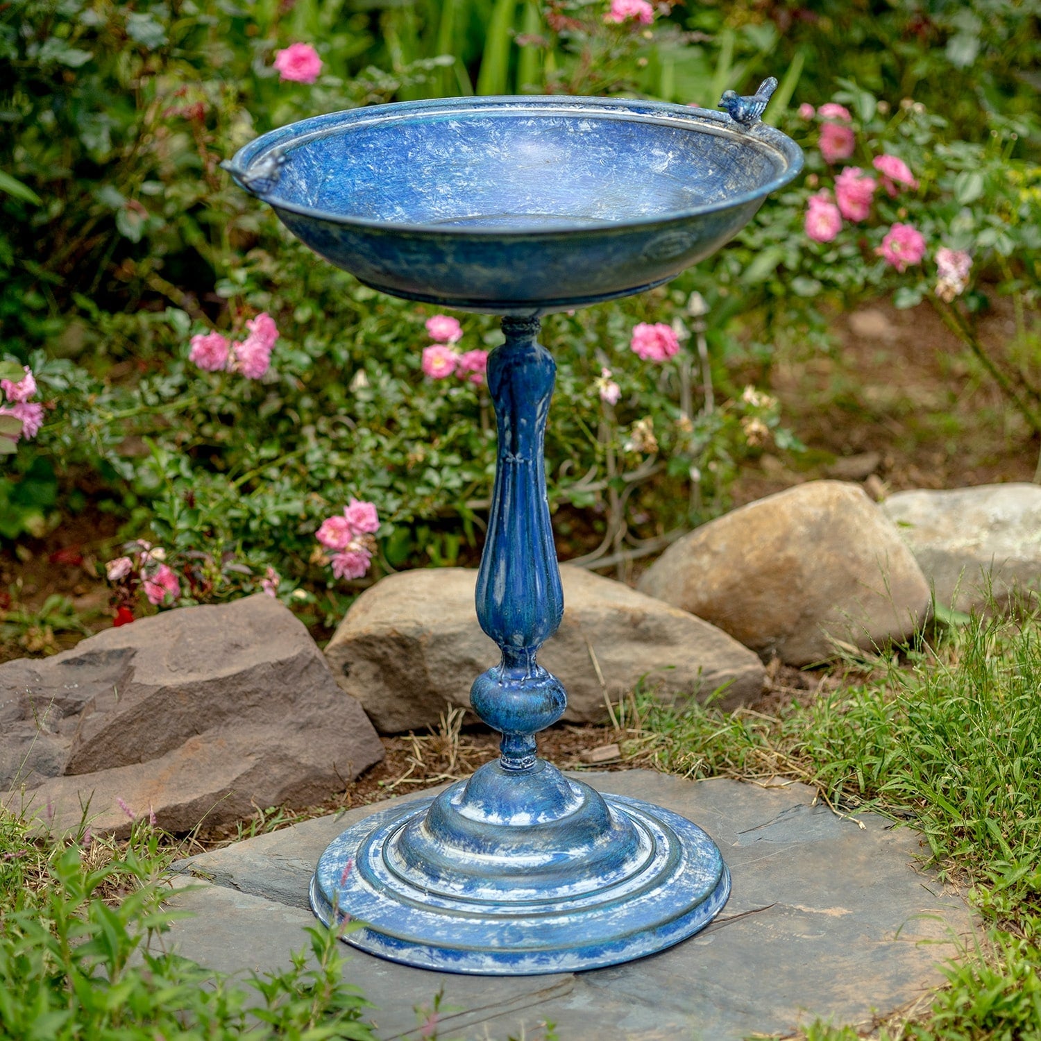 Round Pedestal Birdbath With Bird Details