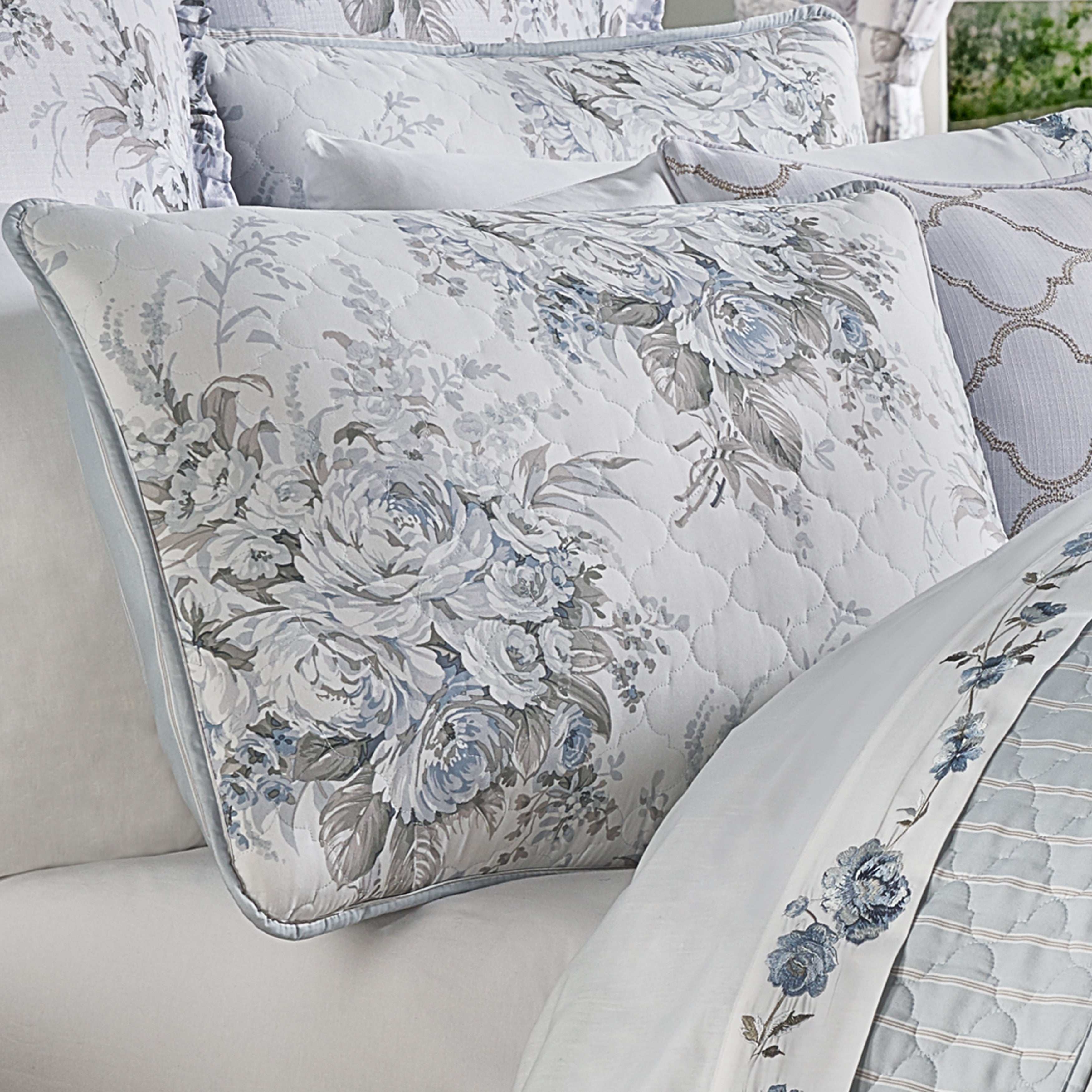 The Gray Barn Morning Star Farmhouse Floral 3 Piece Quilt Set