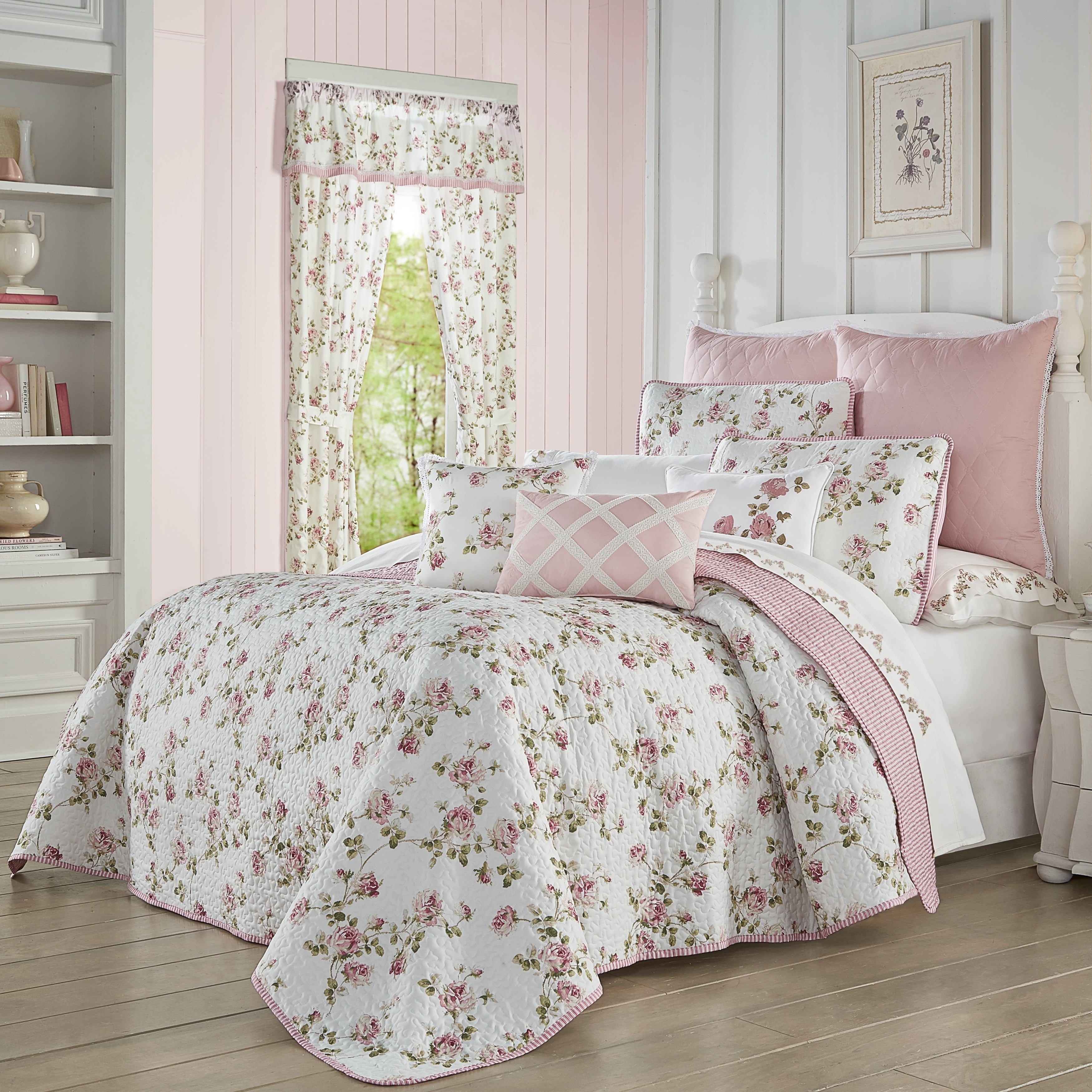 The Gray Barn Little Bess Country Chic Floral 3 Piece Quilt Set