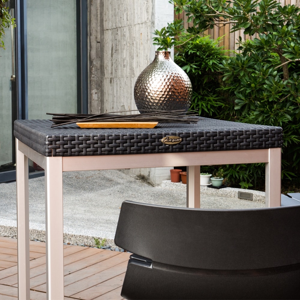 Russ Rattan Dinning Table With Aluminum Legs