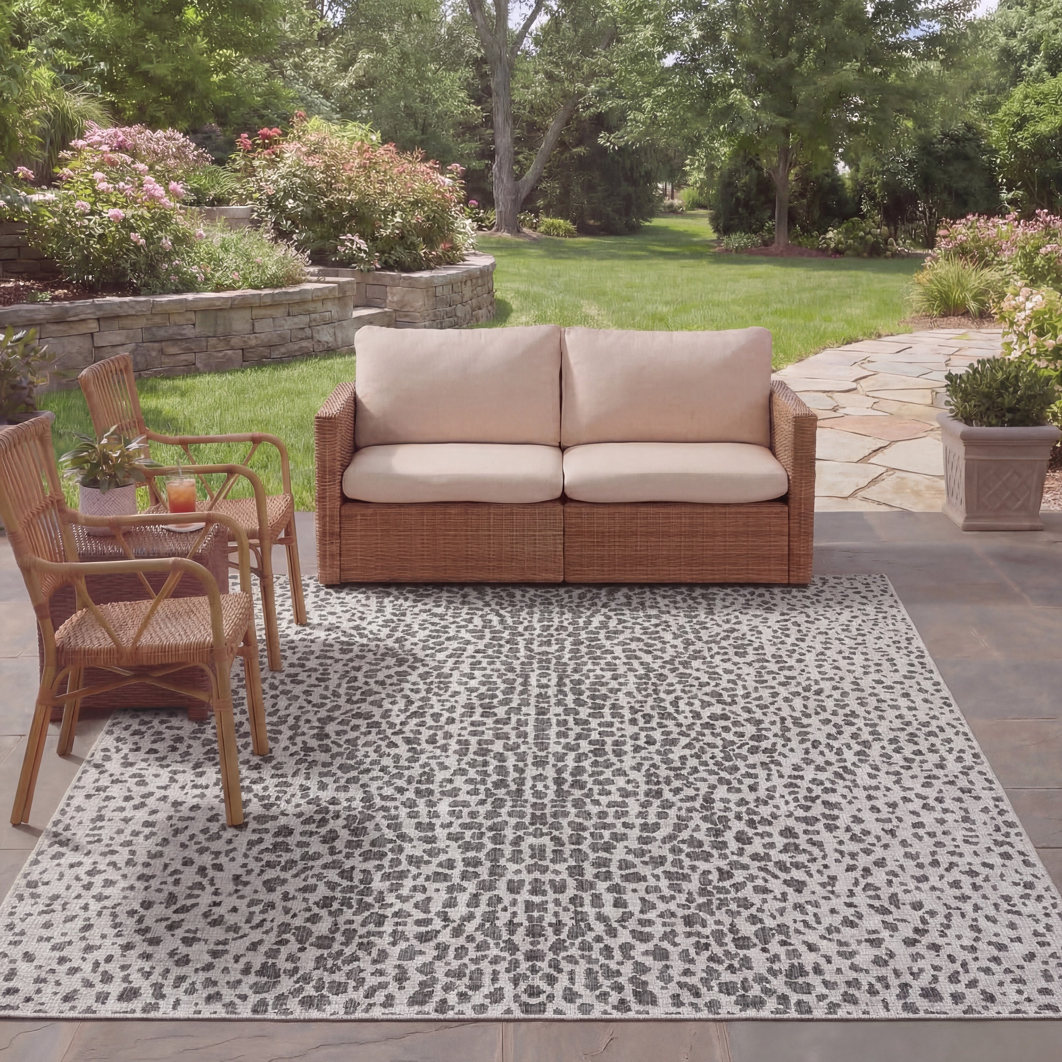 Safavieh Courtyard Eyrin Indoor Outdoor Rug