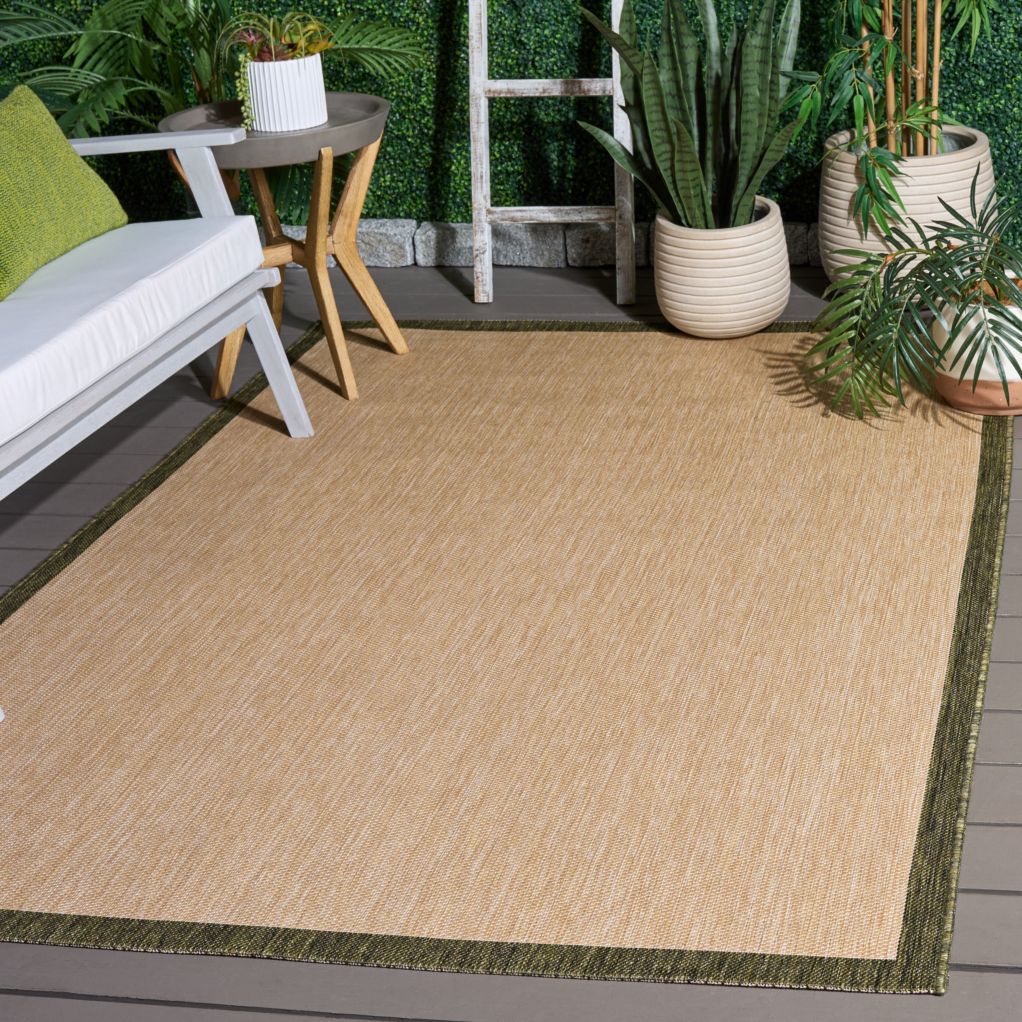 Safavieh Courtyard Ninela Traditional Rug