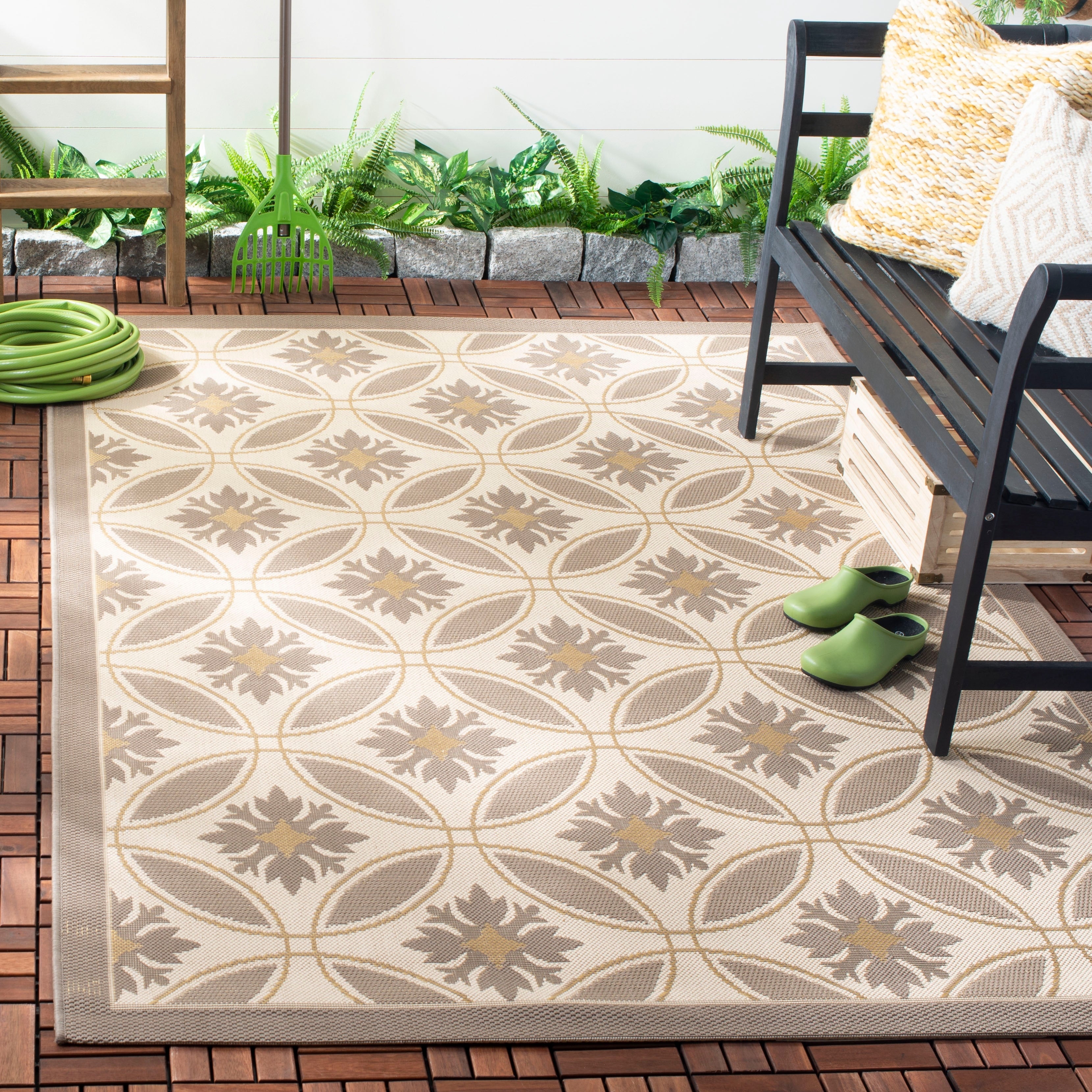 Safavieh Light Grey Dark Grey Indoor Outdoor Rug 4 X 57