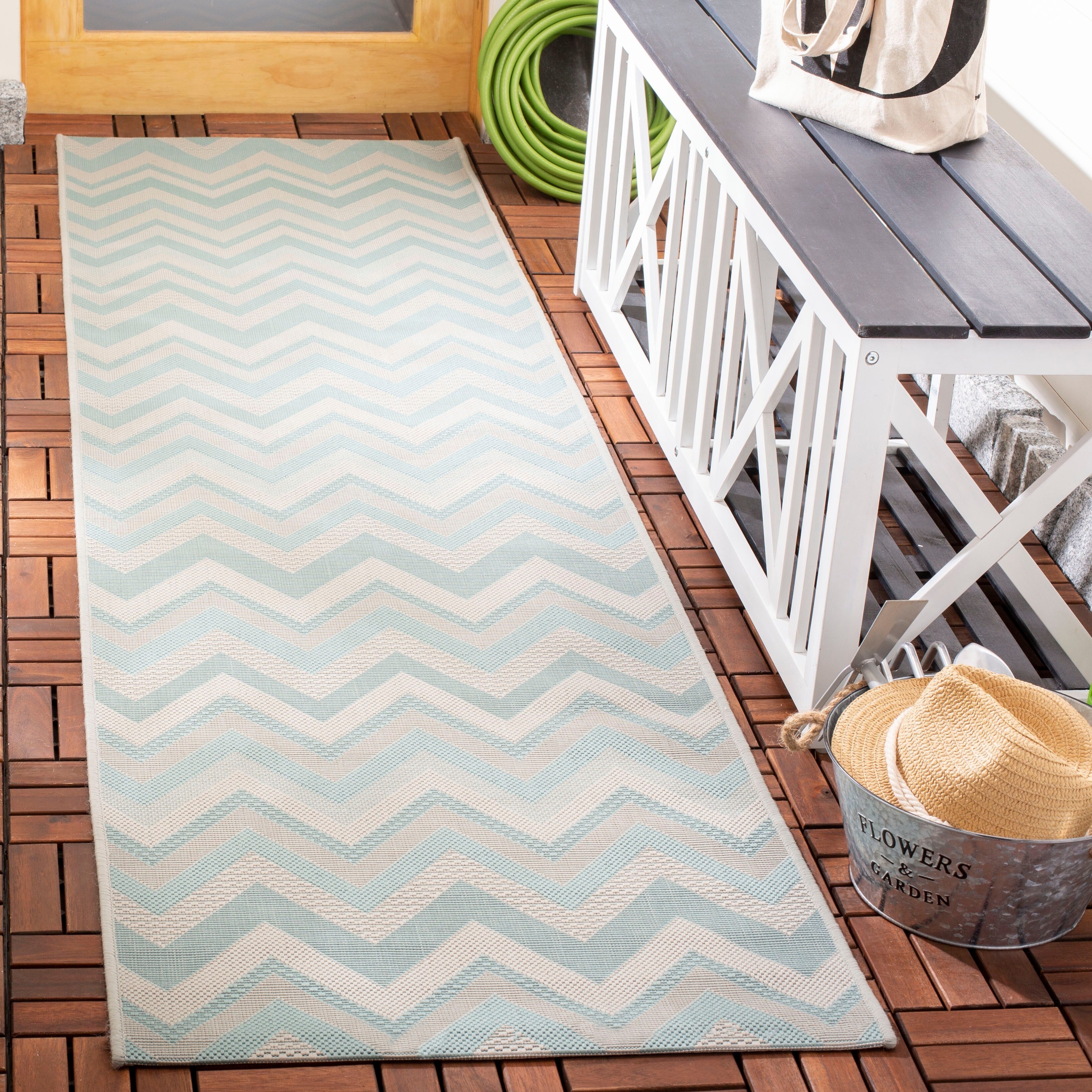 Safavieh Courtyard Chevron Light Grey Aqua Indoor Outdoor Rug 27 X 5