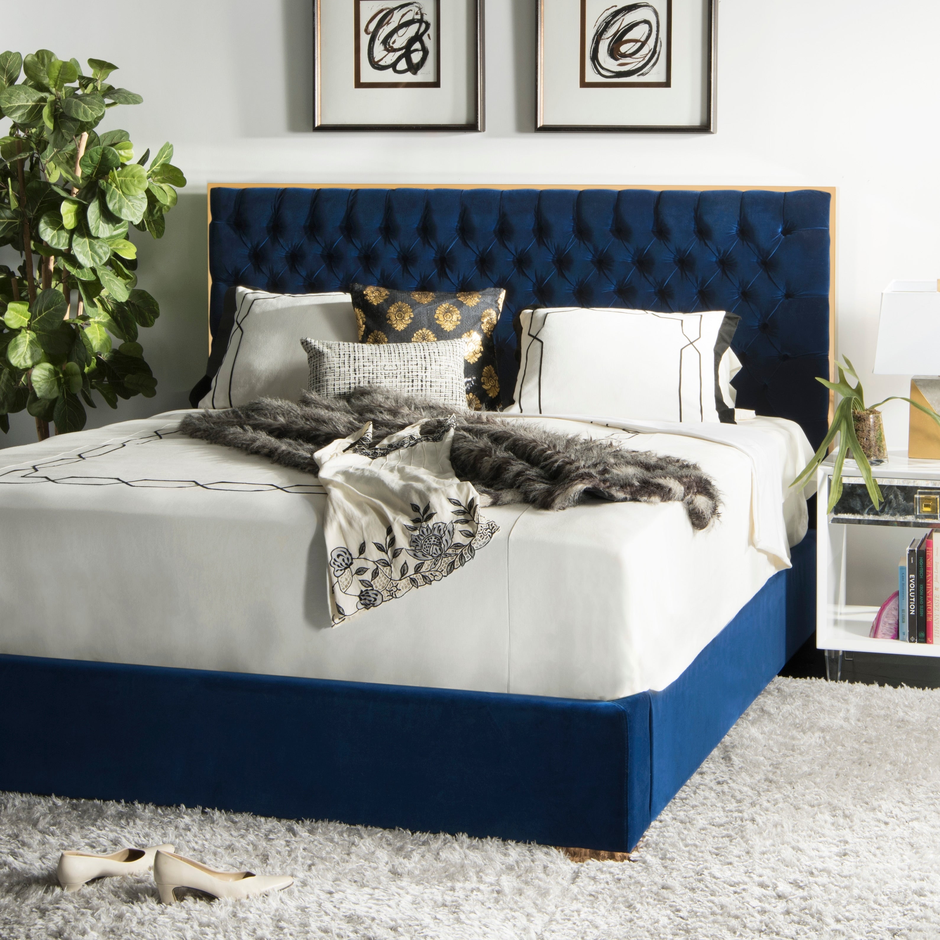 Safavieh Couture Chester Tufted Velvet Queen Bed