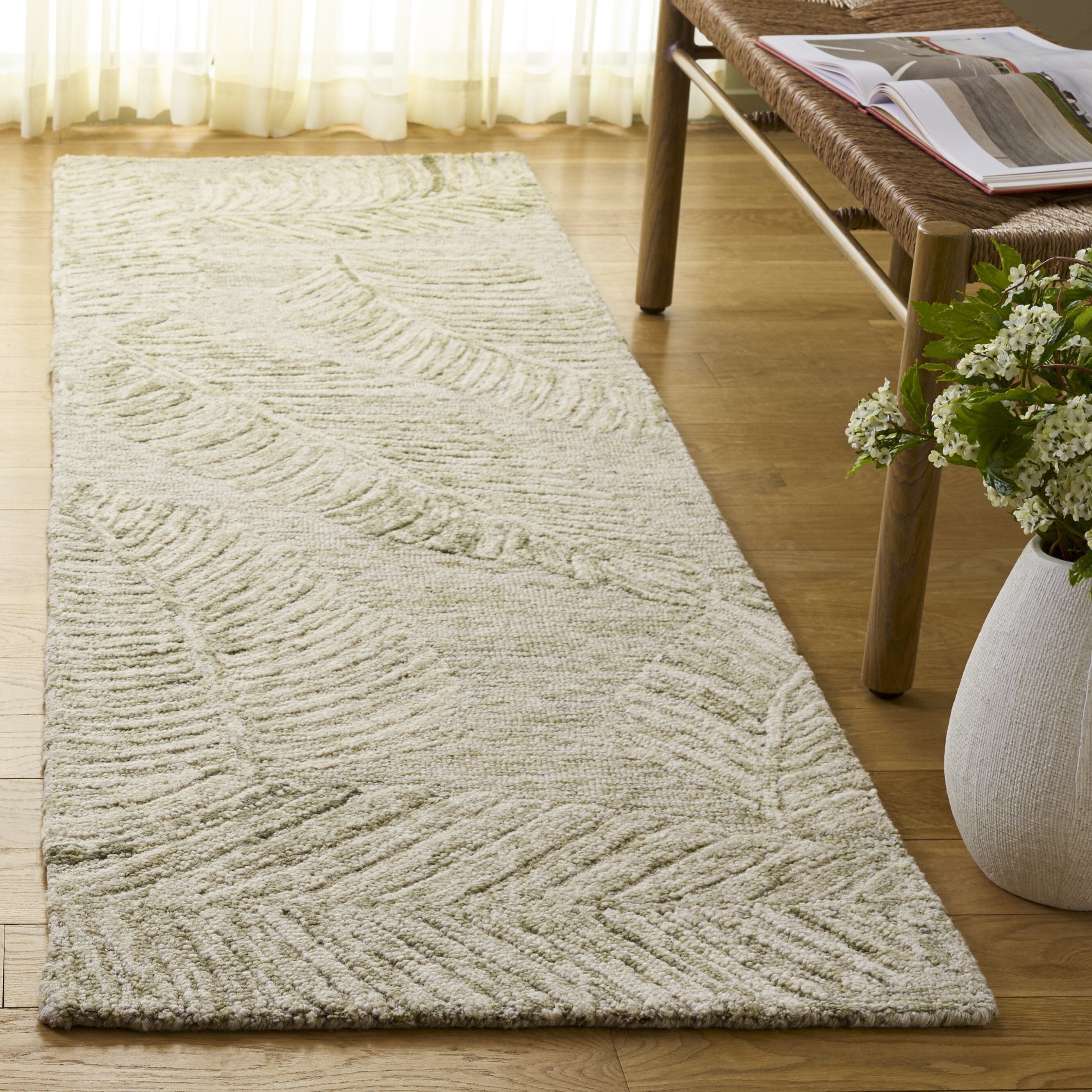 Safavieh Hand Tufted Jardin Grazia Patterned Wool Rug