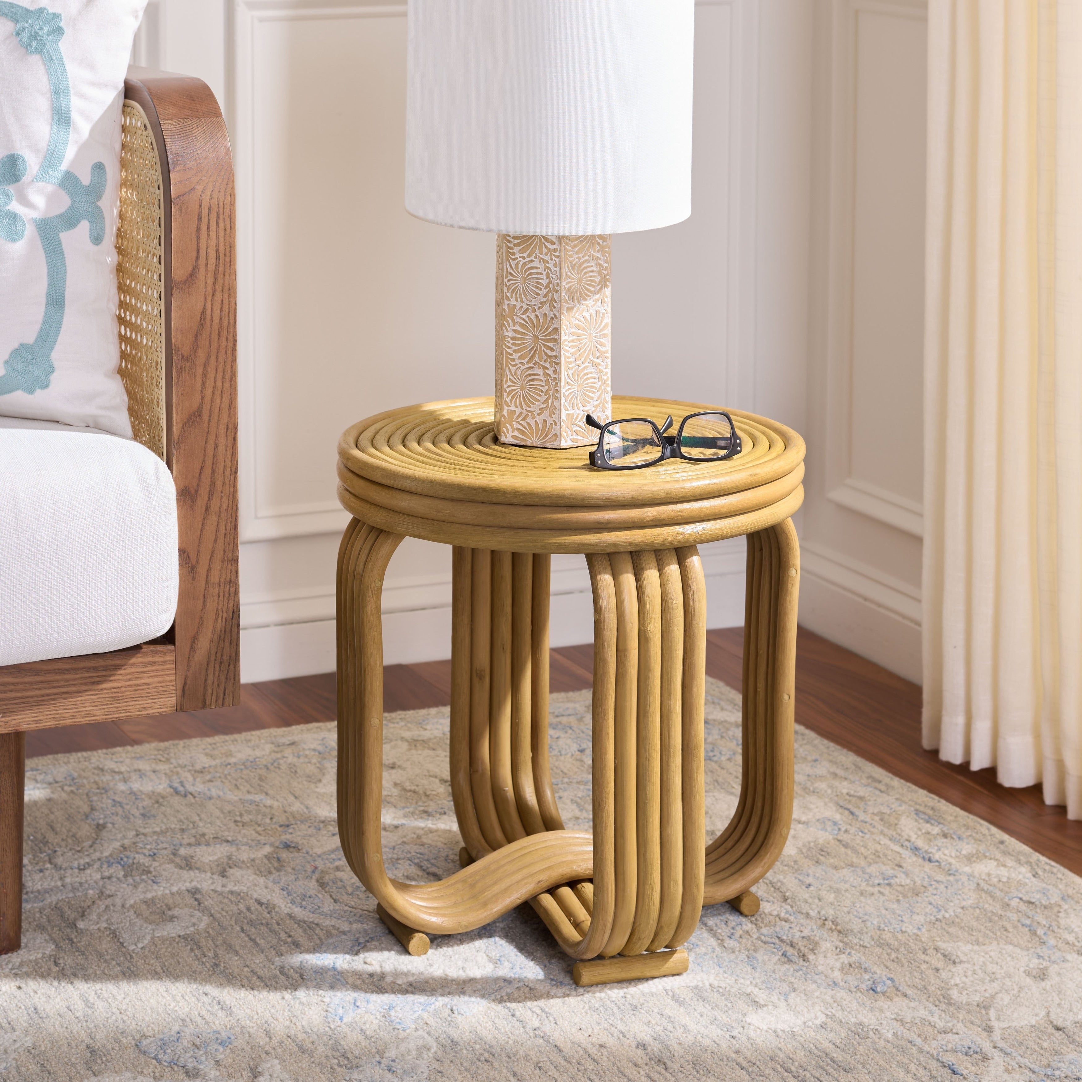 Safavieh Home Asleesh Round Accent Table 17 W X 17 D X 18 H