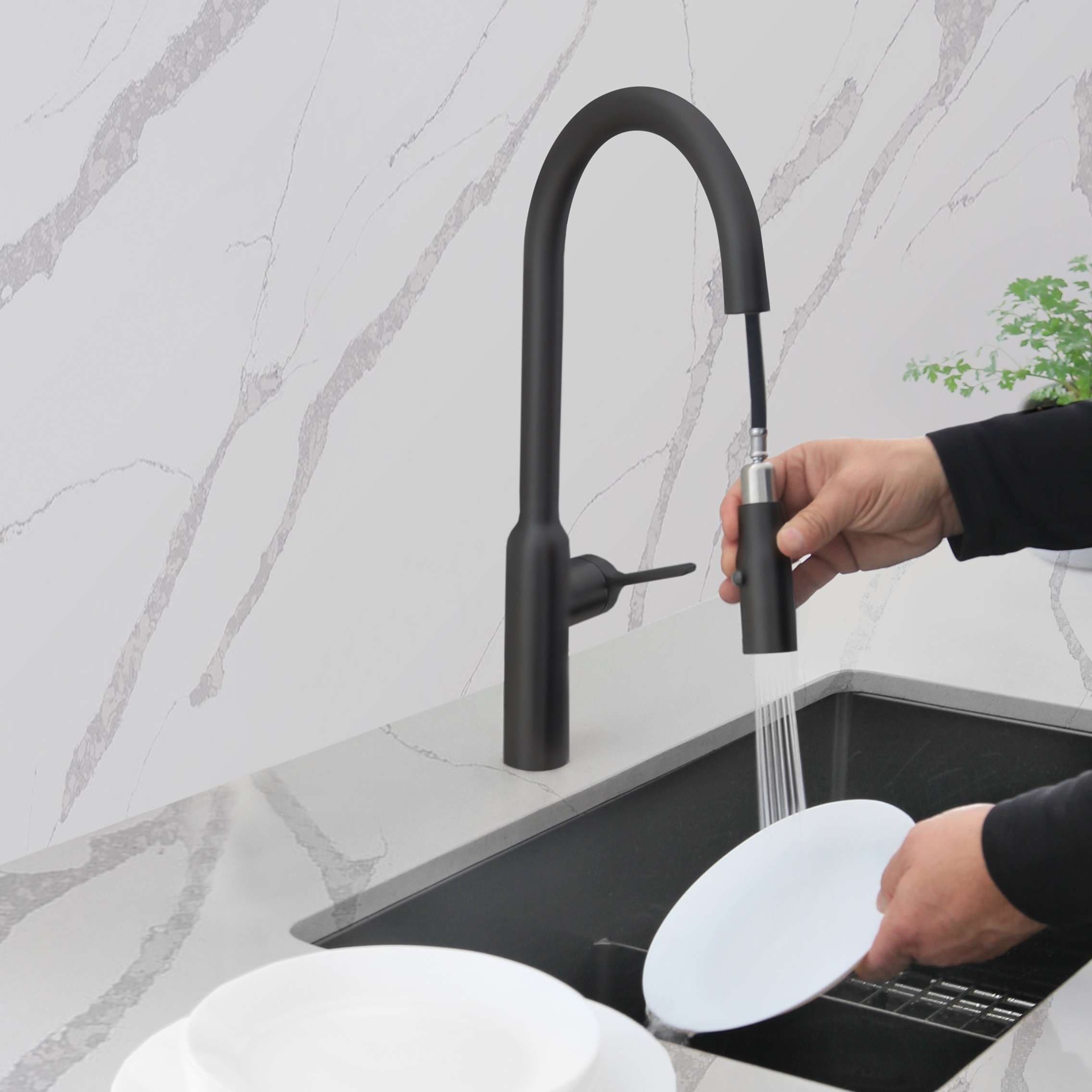 Single Handle Pull Down Kitchen Faucet