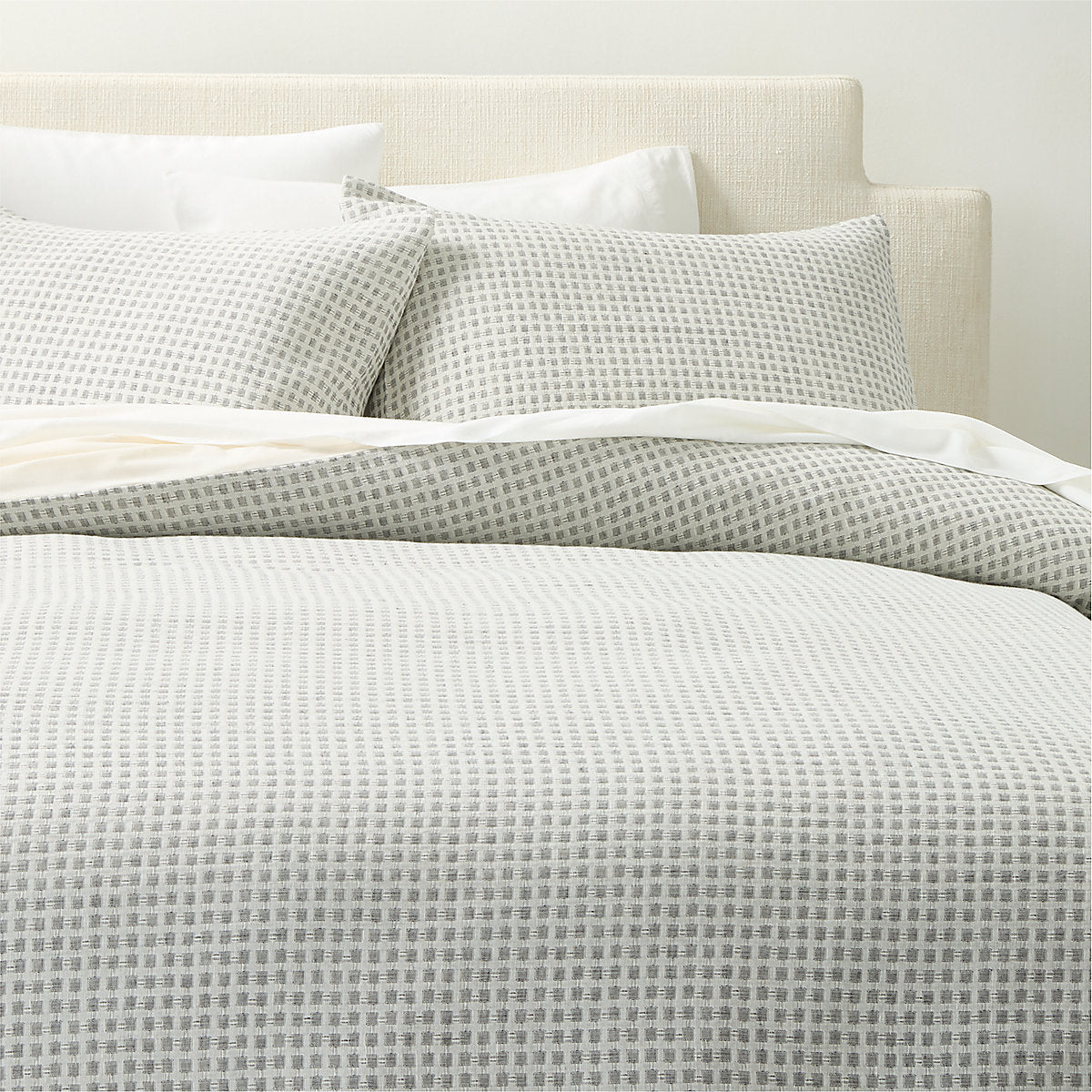 Sadira Organic Cotton Jacquard White with Black King Pillow Shams Set of 2