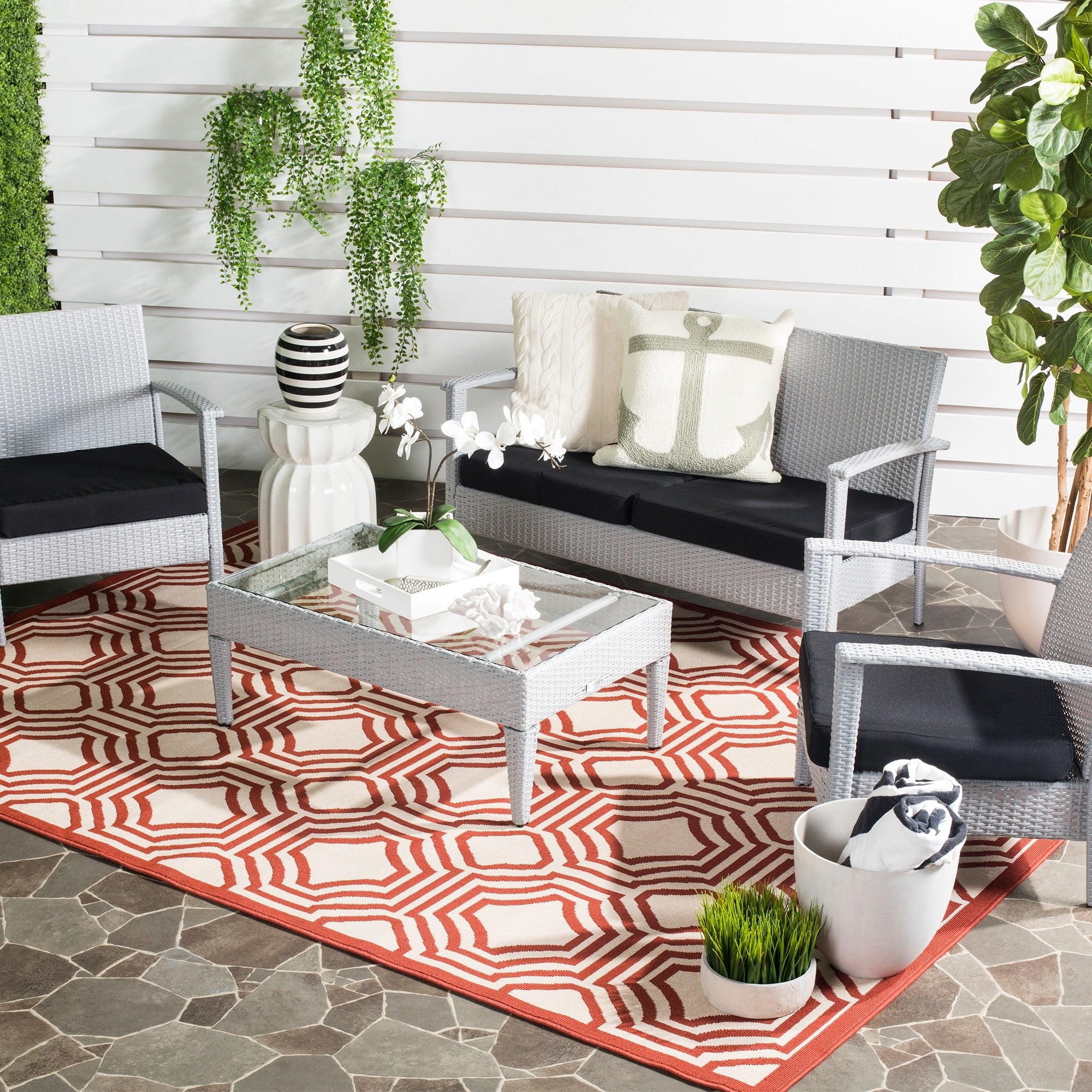 Safavieh Veranda Red Creme Rug 67 X 9