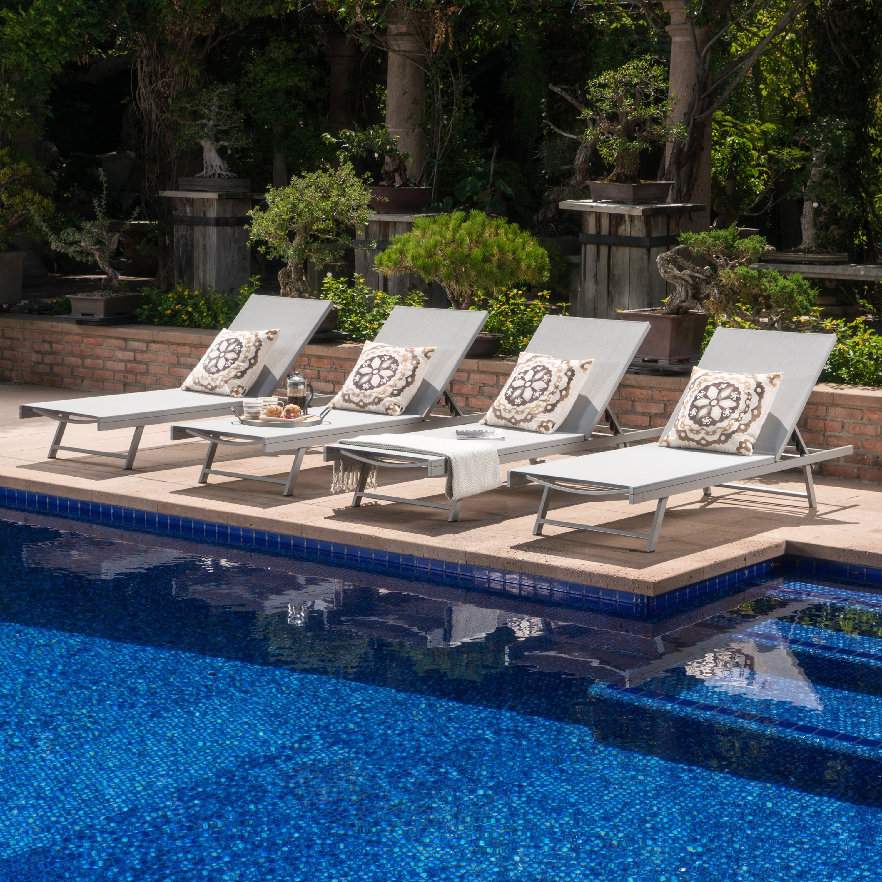 Salton Outdoor Aluminum Chaise Lounge Set Of 4 By Christopher Knight Home
