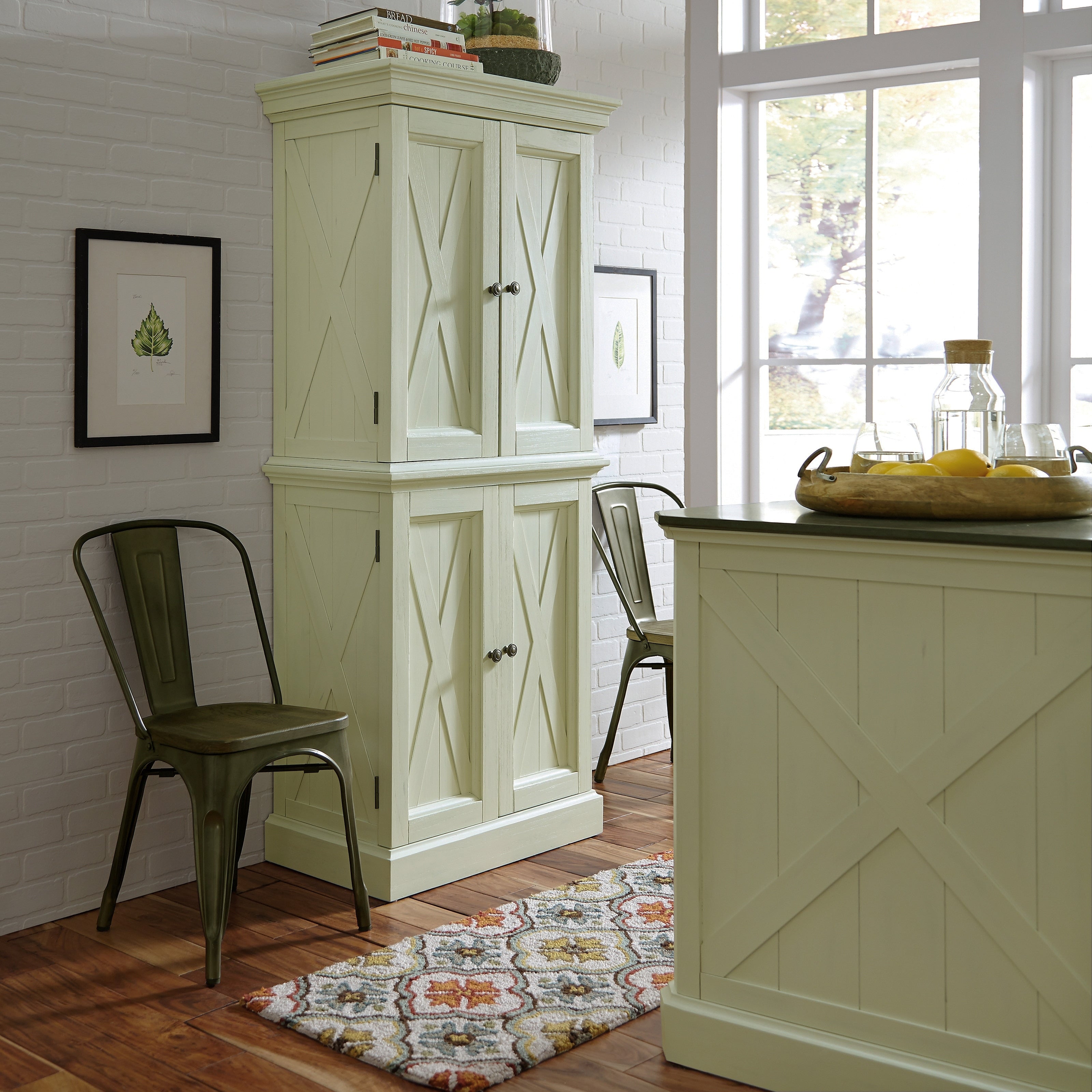 Seaside Lodge Kitchen Pantry