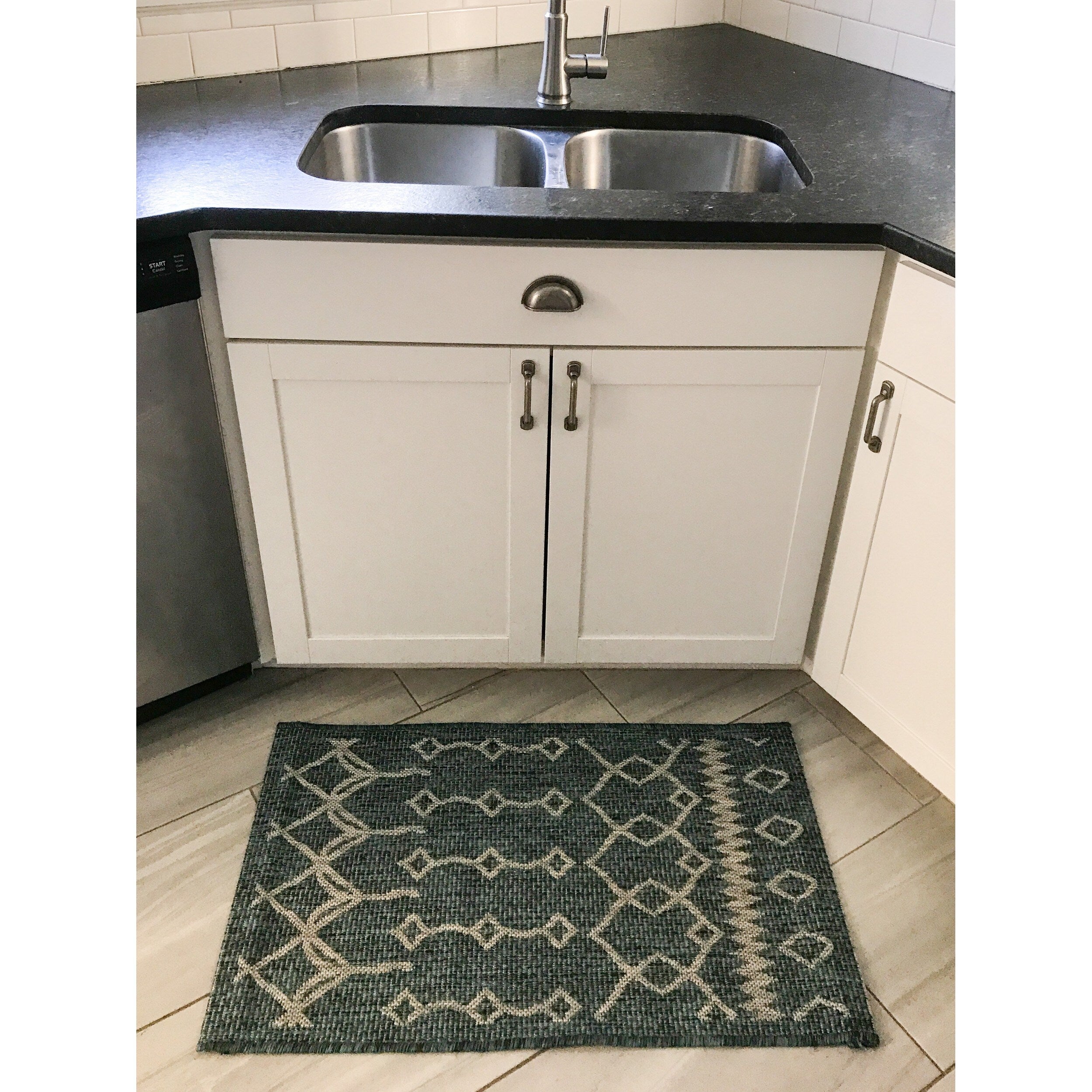 Serene Array Indoor Outdoor Accent Rug