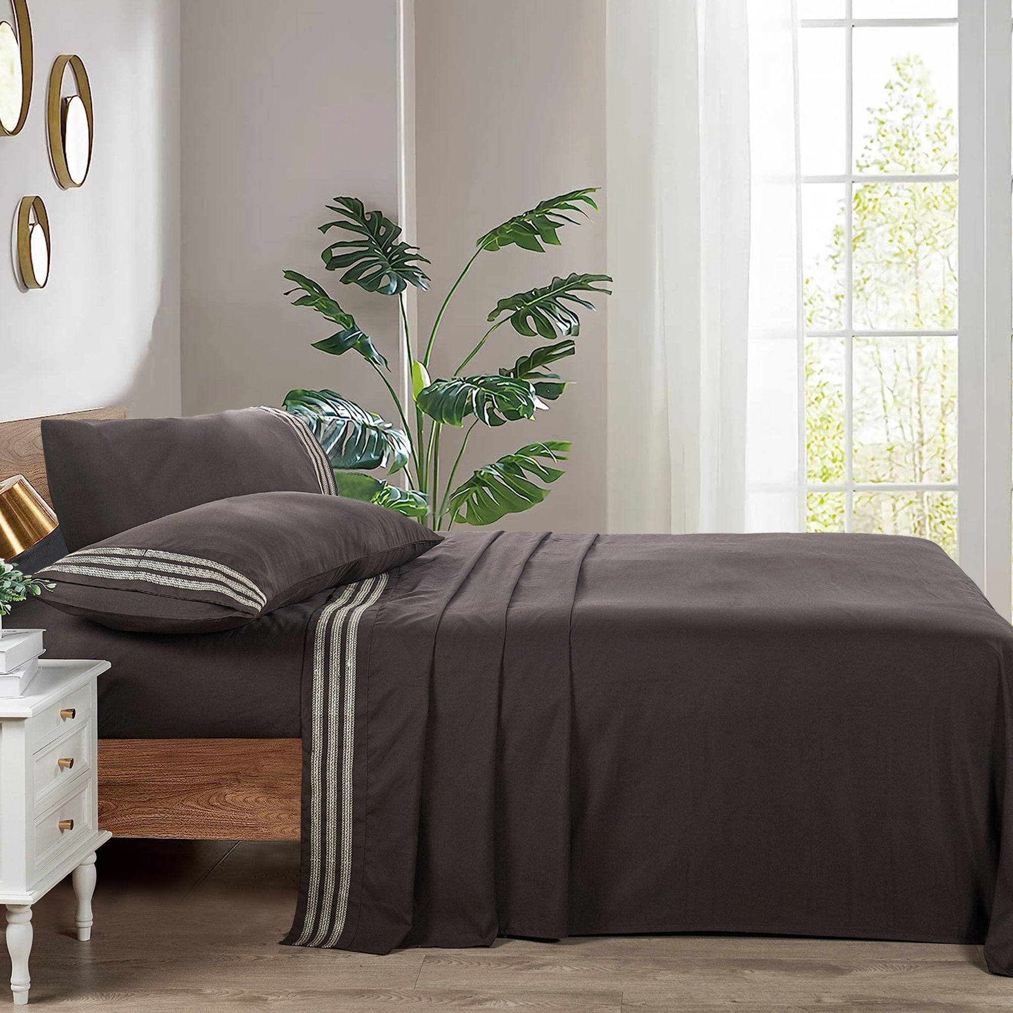 Serenta 4 Piece Luxury Embroidered Bed Sheet Set