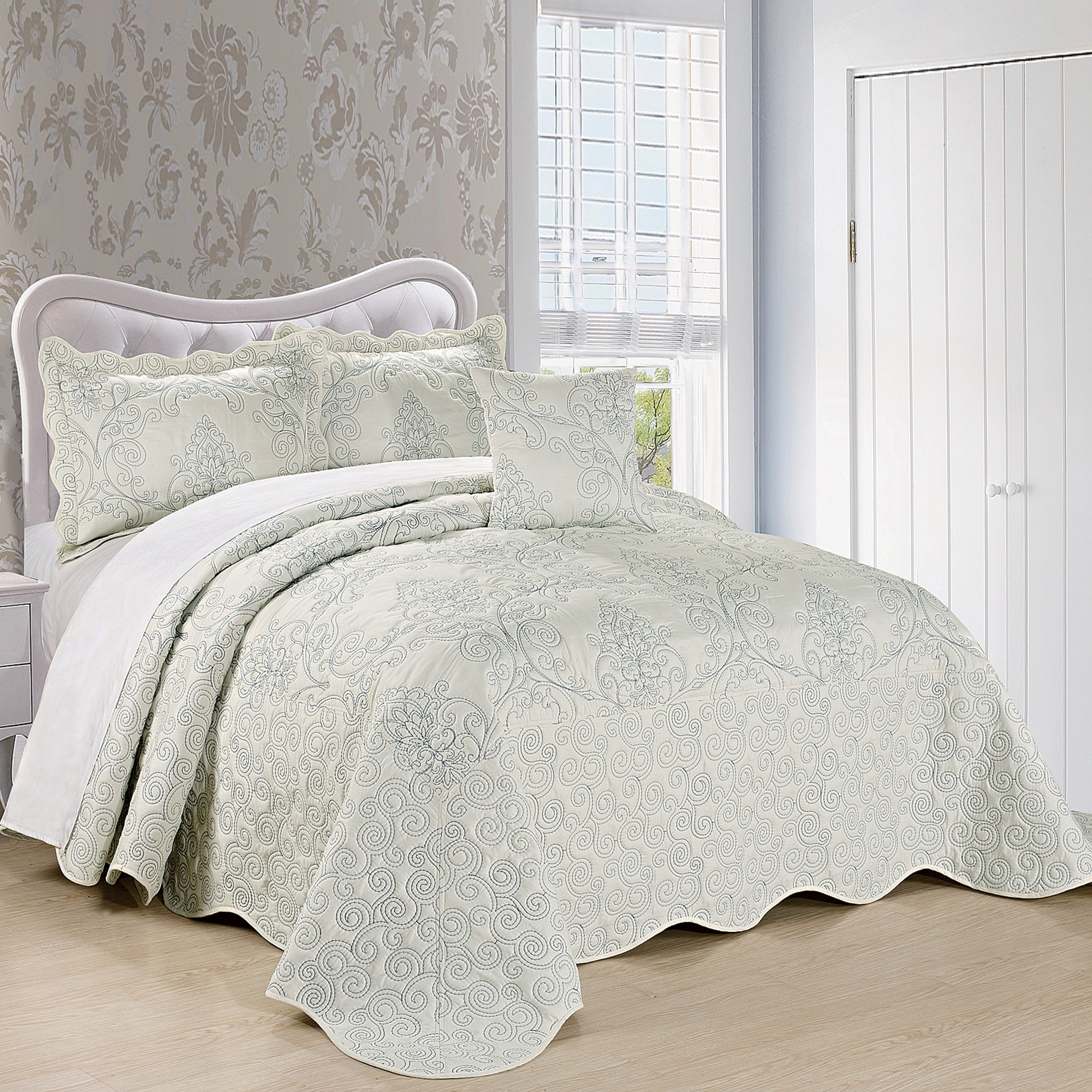 Serenta Damask 4 Piece Bedspread Set