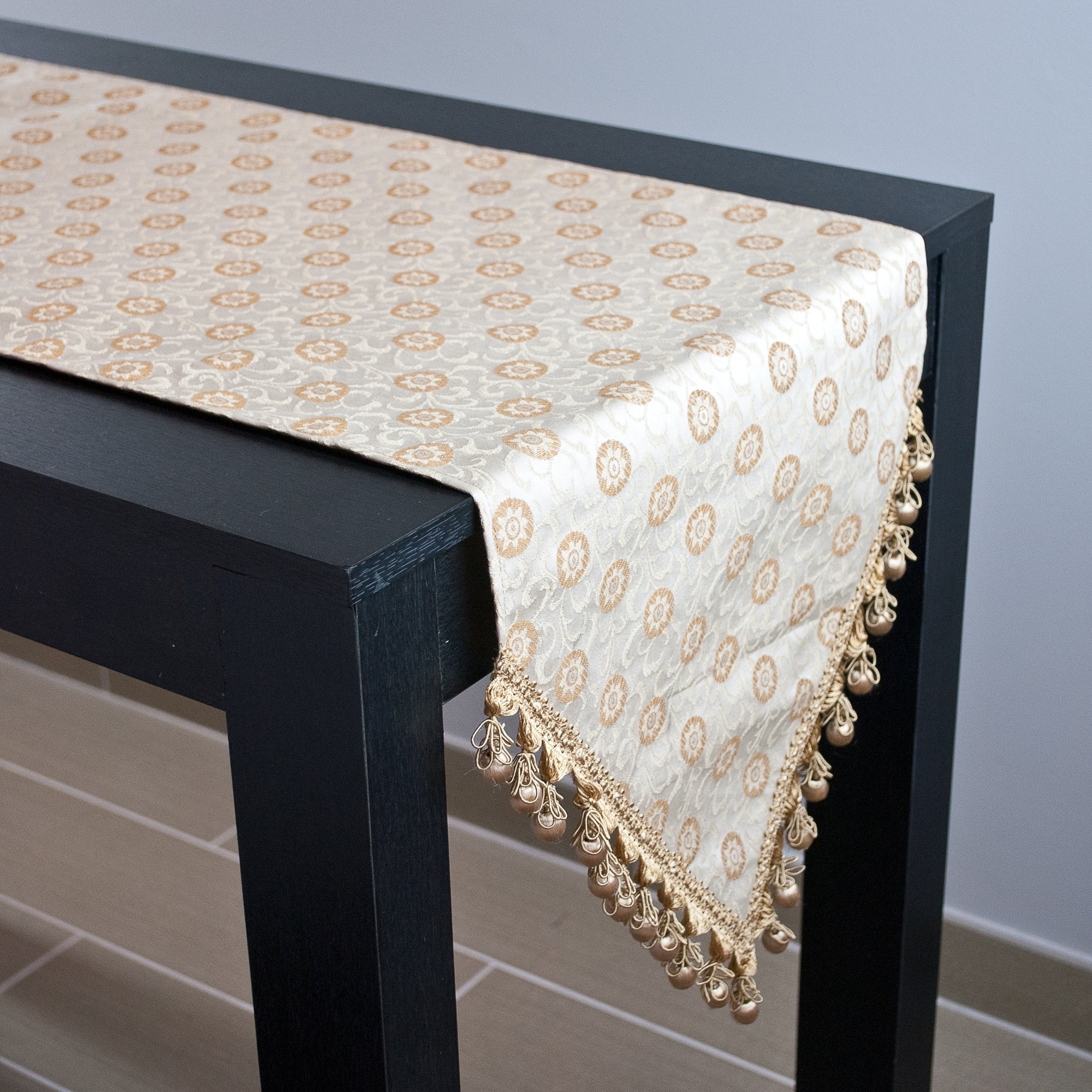 Sherry Kline Fairlane Table Runner