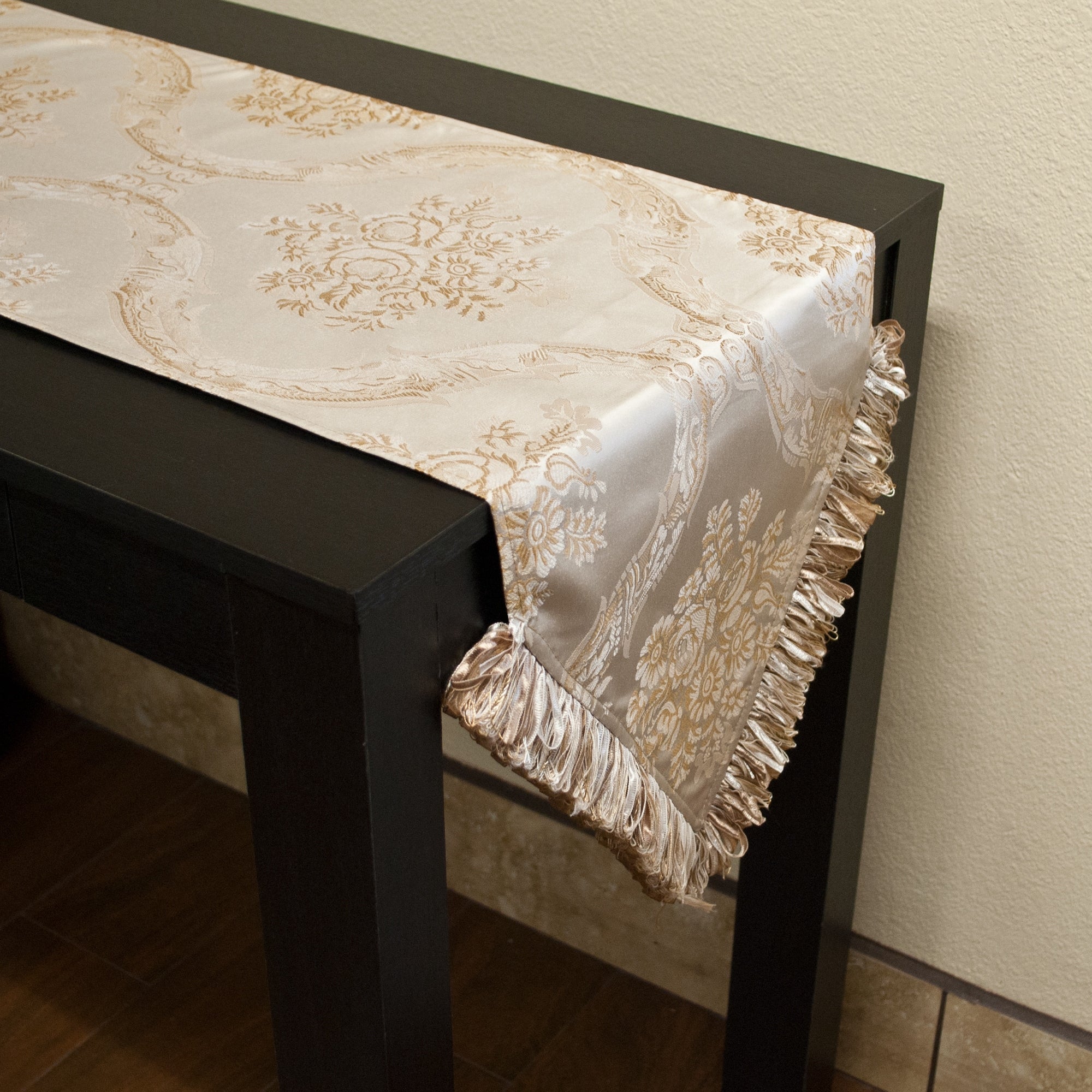 Sherry Kline Quincy Table Runner