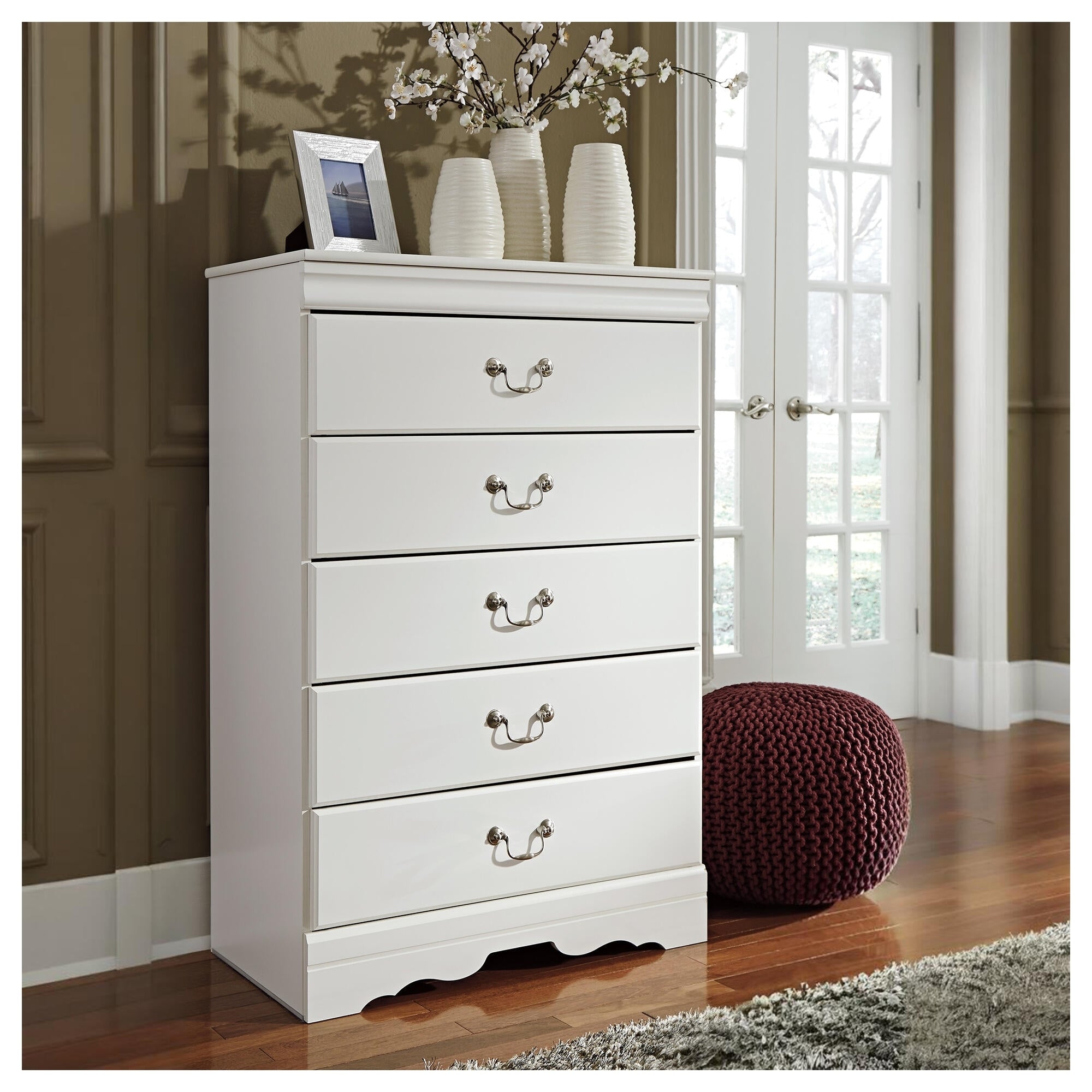 Anarasia White Dresser