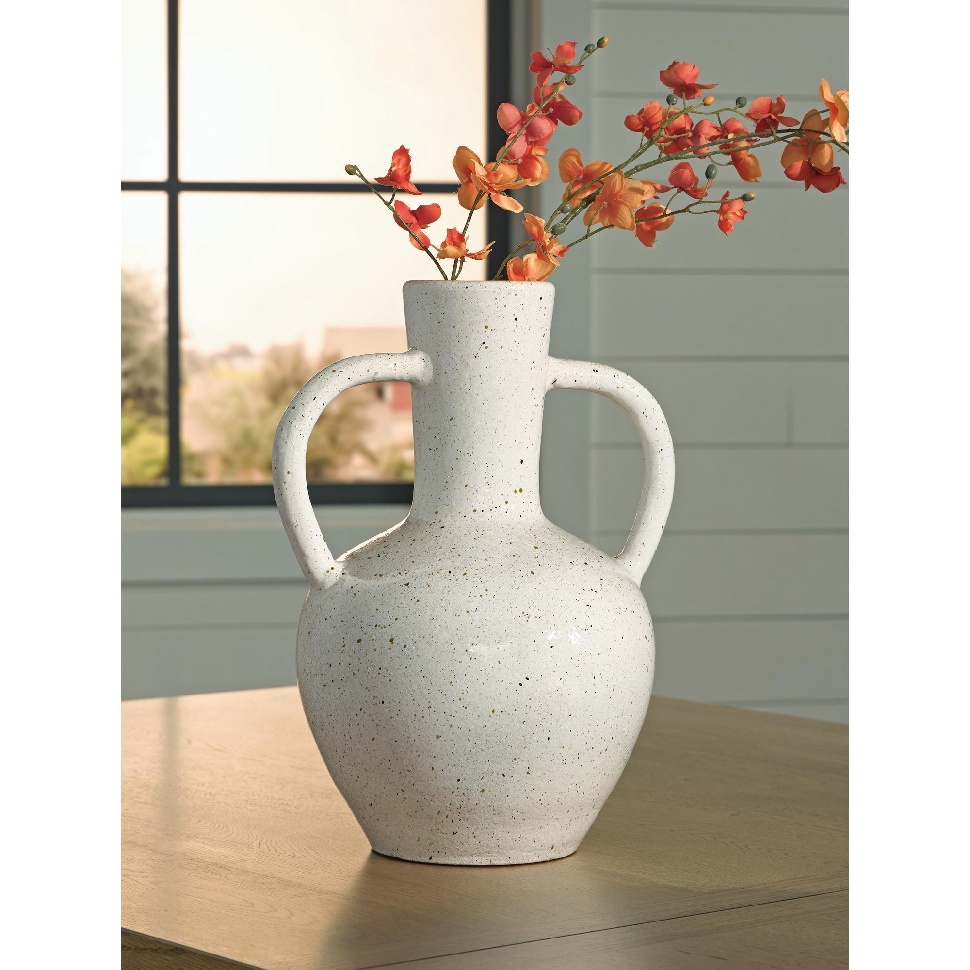 Signature Design By Ashley Dallinworth White Black Vase