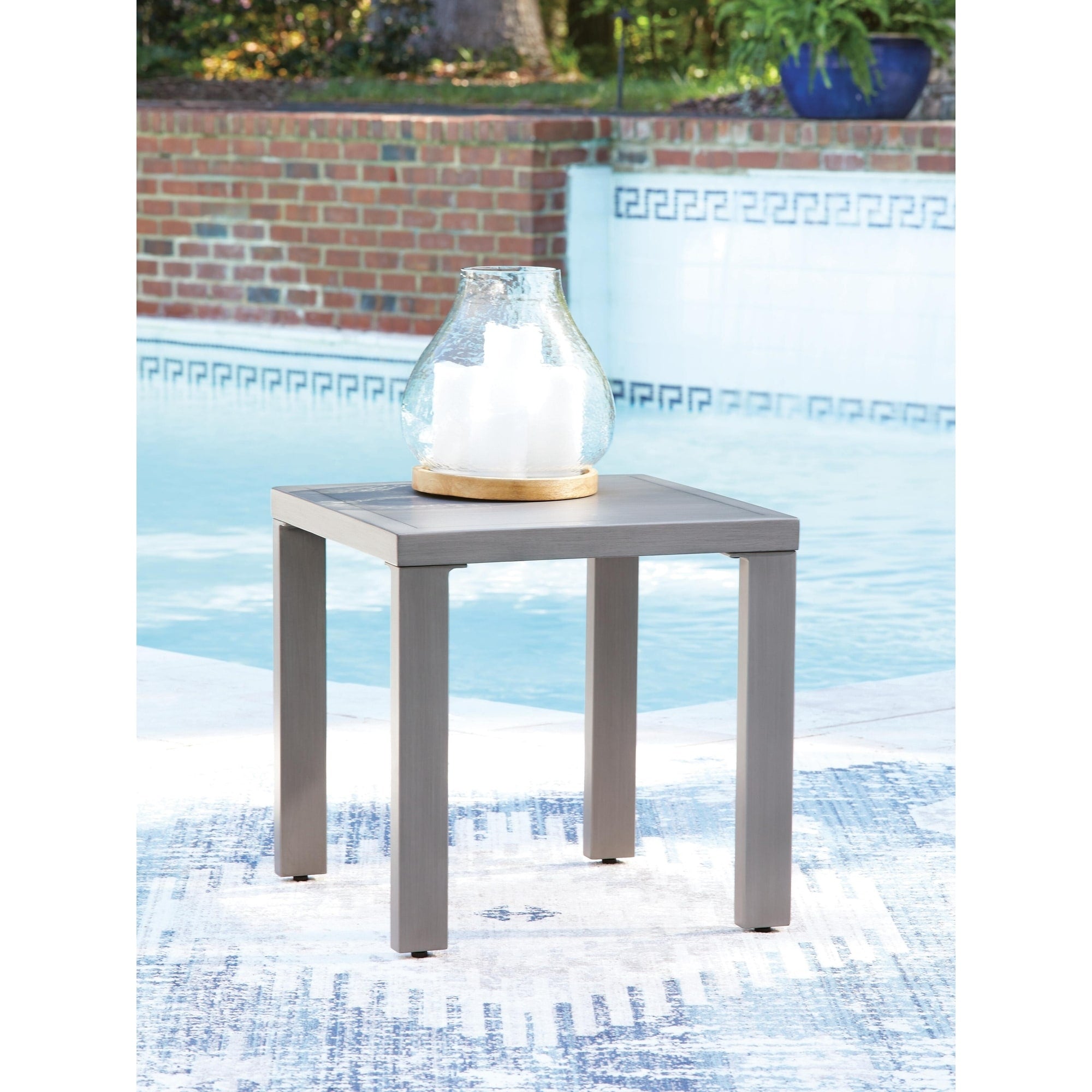 Signature Design By Ashley Dillon Beach Gray Outdoor End Table 21 W X 21 D X 21 H