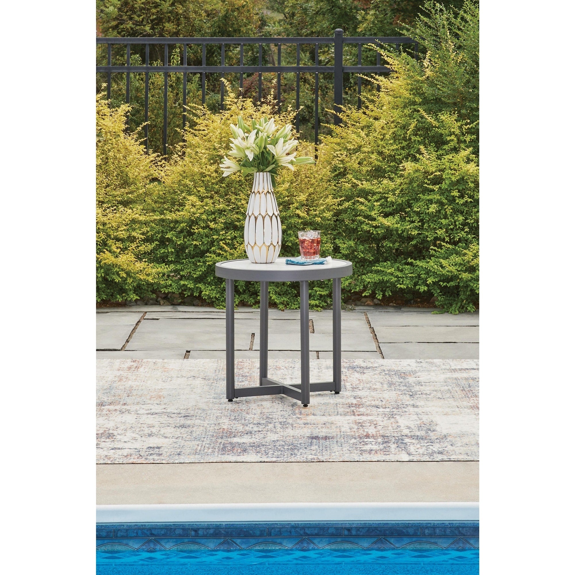 Signature Design By Ashley North Island Gray Outdoor End Table 23 W X 23 D X 22 H