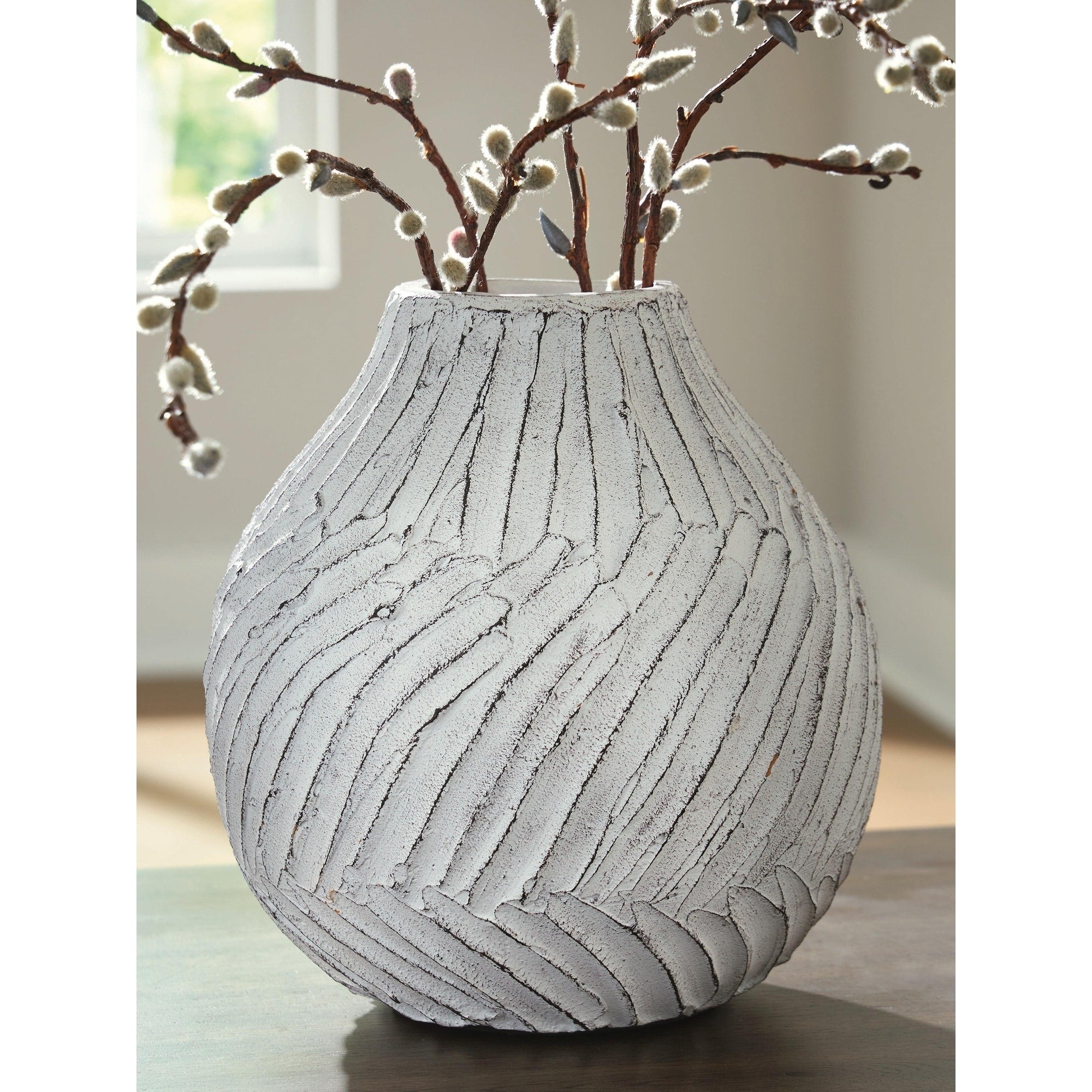 Signature Design By Ashley Shelvie White Black Vase