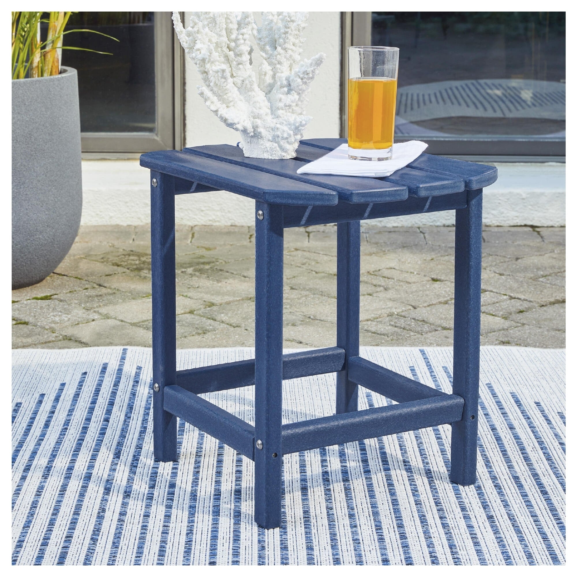 Signature Design By Ashley Sundown Treasure White Plastic Outdoor Rectangular End Table