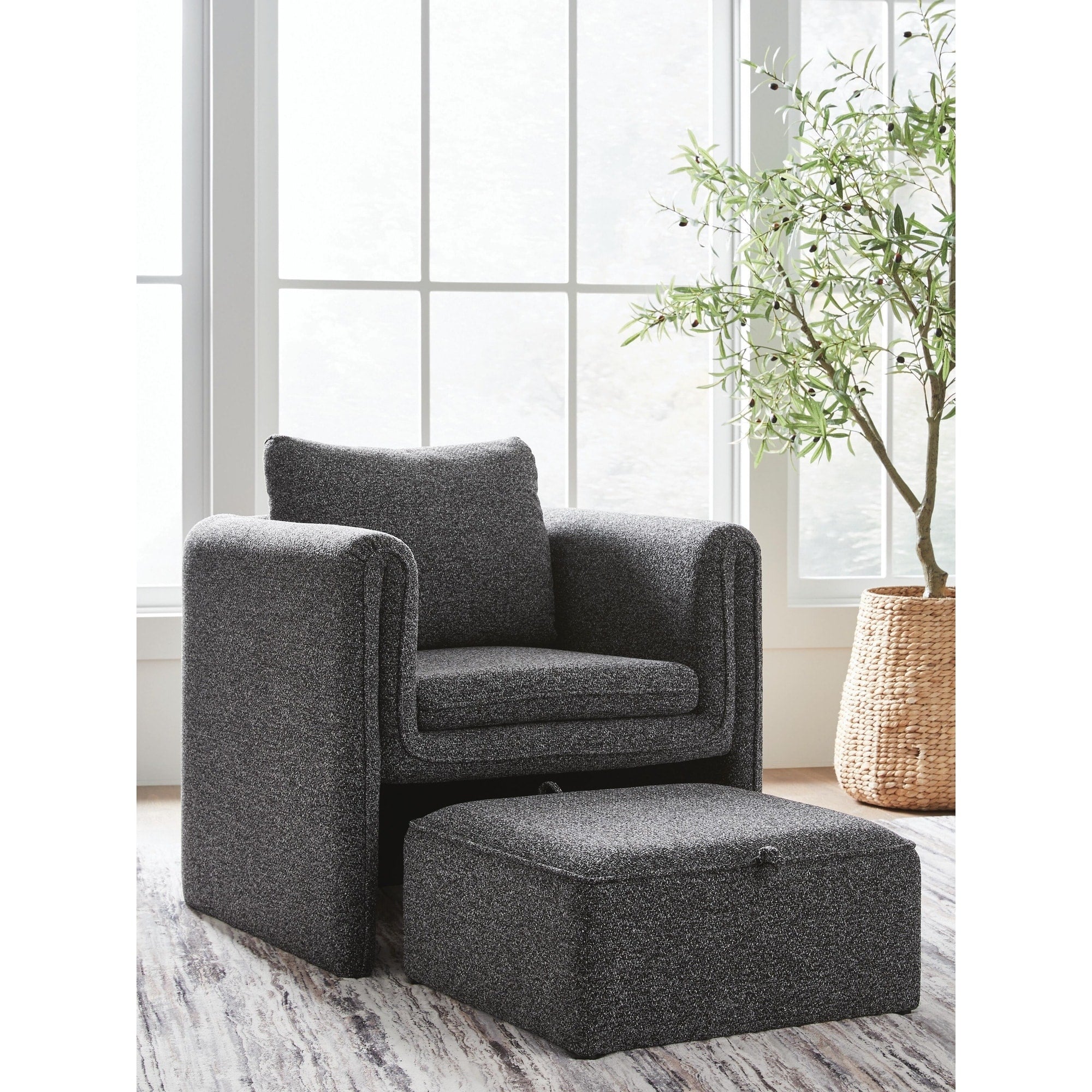 Signature Design By Ashley Vreni Gray Accent Chair 31.5 W X 32.25 D X 34.5 H