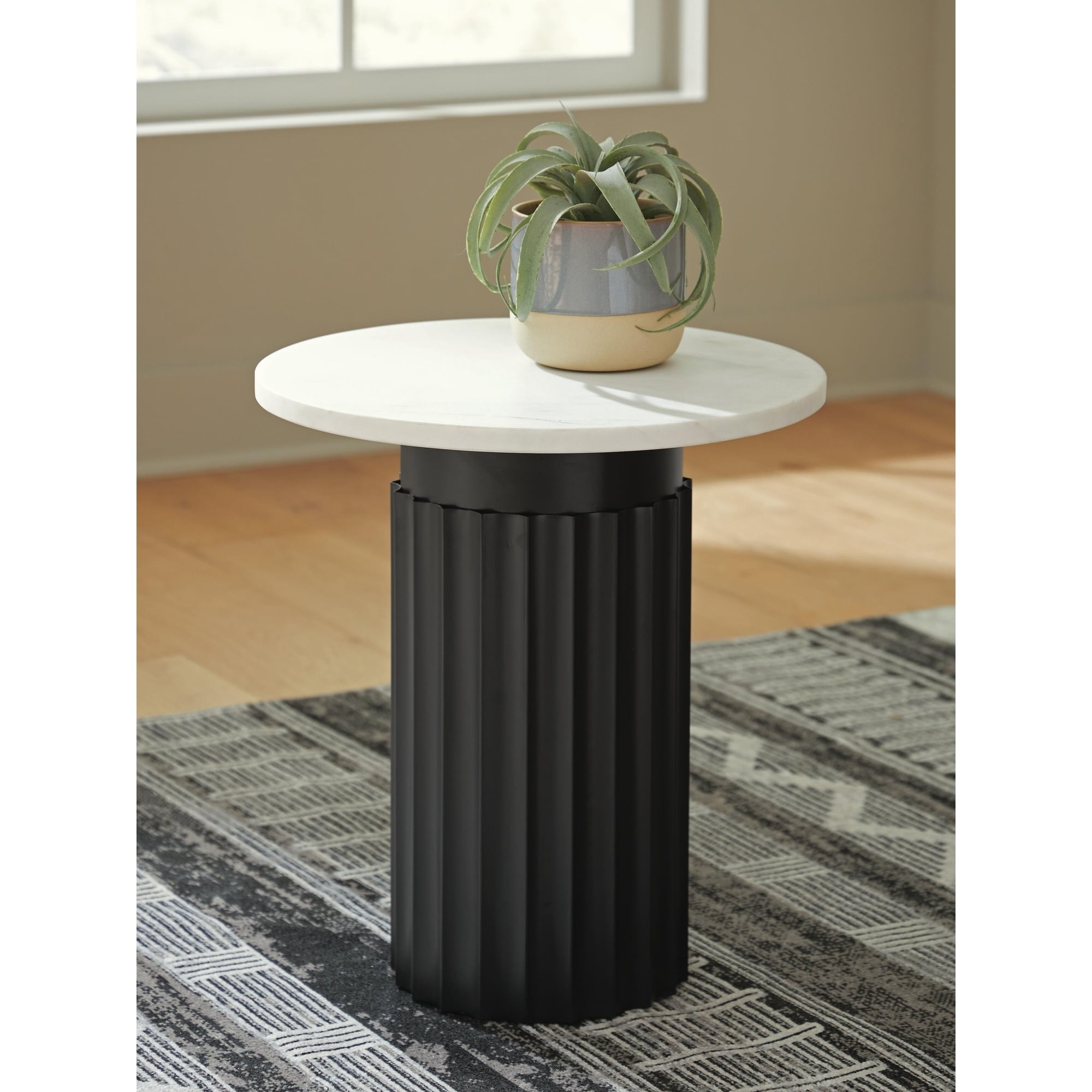 Signature Design By Ashley Wainstone Black White Accent Table 18.13 W X 18.13 D X 20.13 H