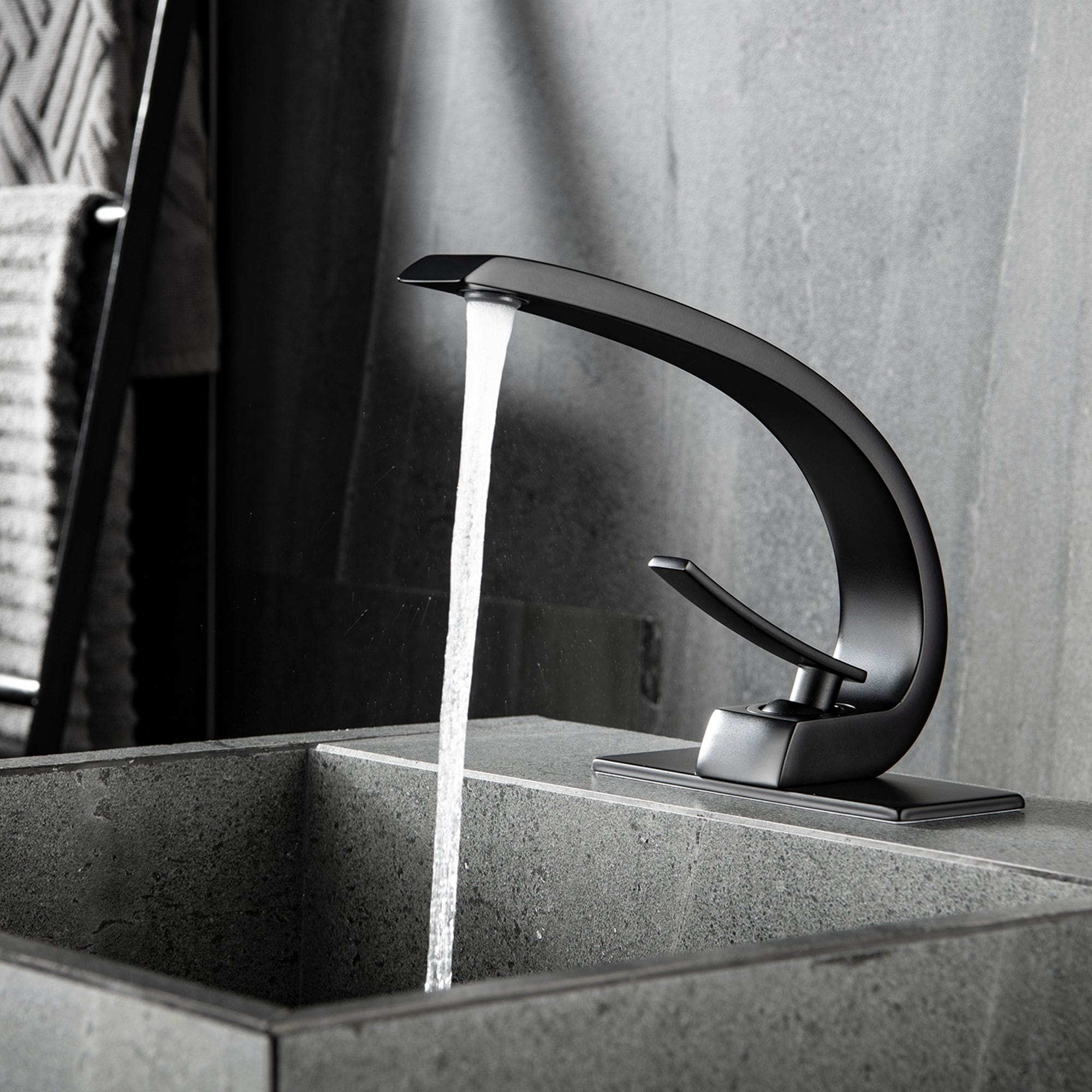 Unique Design Single Handle Bathroom Faucet