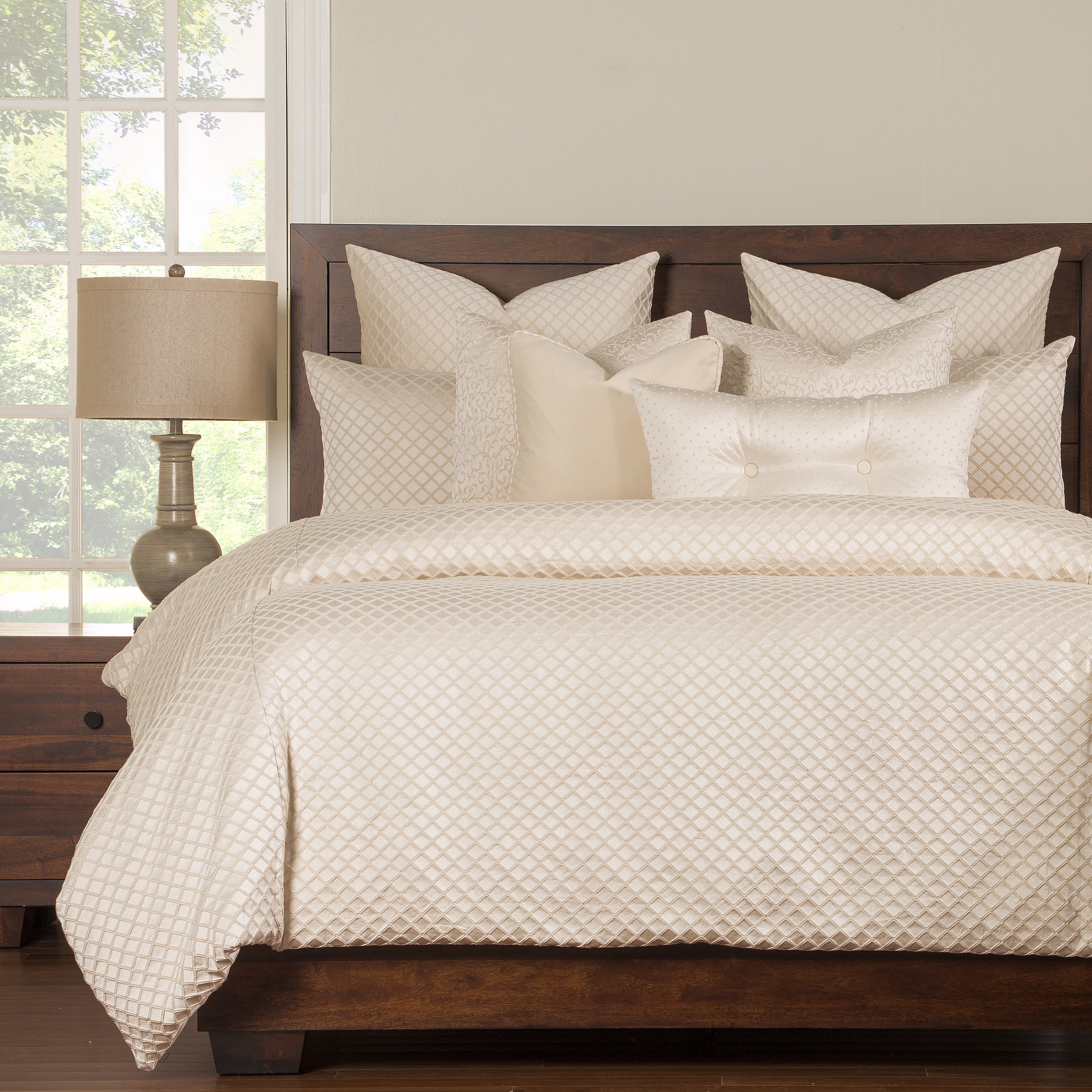 Siscovers Lyra Luxury 6 Piece Ivory Bedding Set