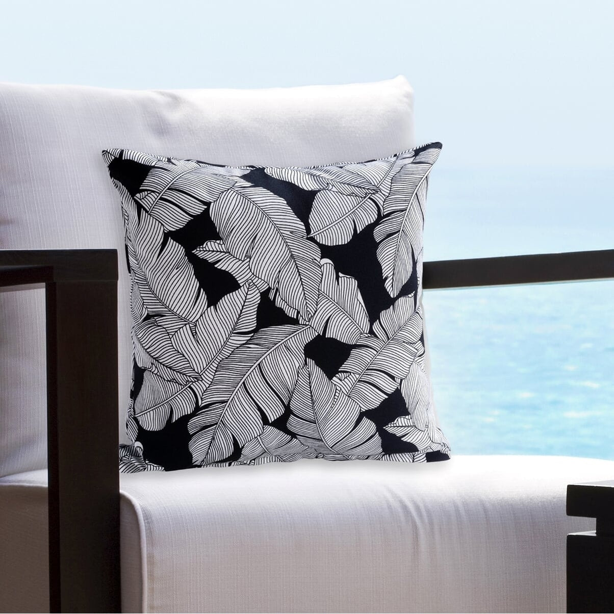 Siscovers New Leaf Indoor Outdoor Throw Pillow